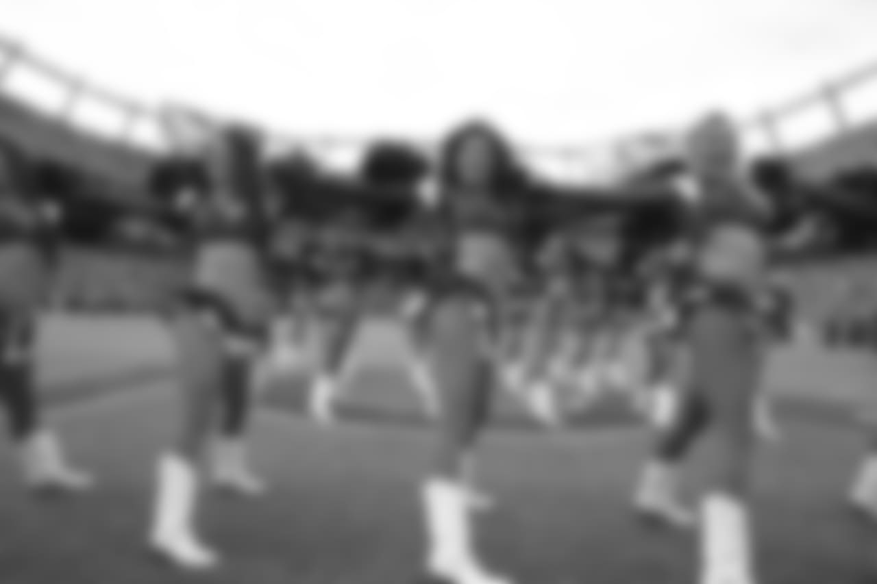 Denver Broncos, DBC, Cheerleaders Second Quarter Dance Gioia Angela, Hayley