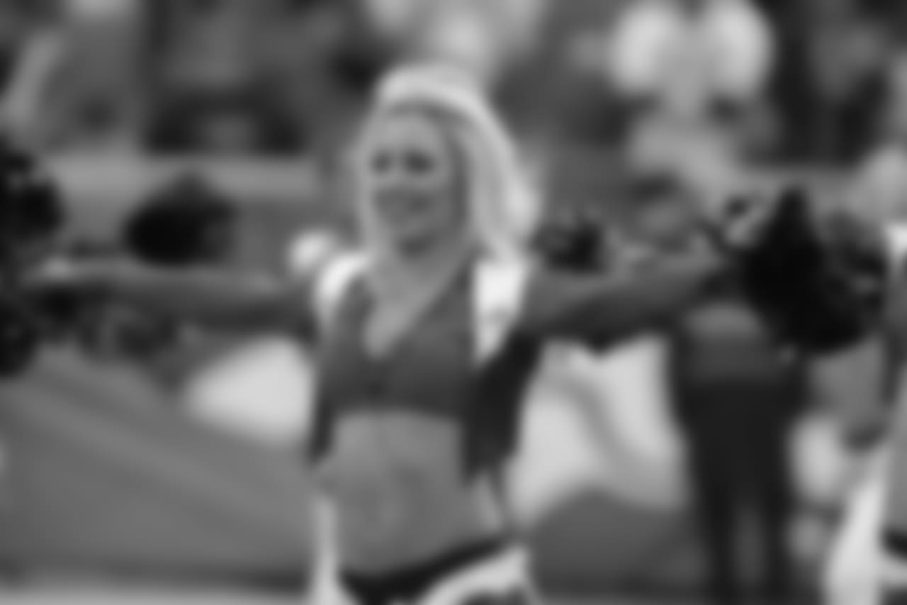 DBC, Cheerleaders Hayley