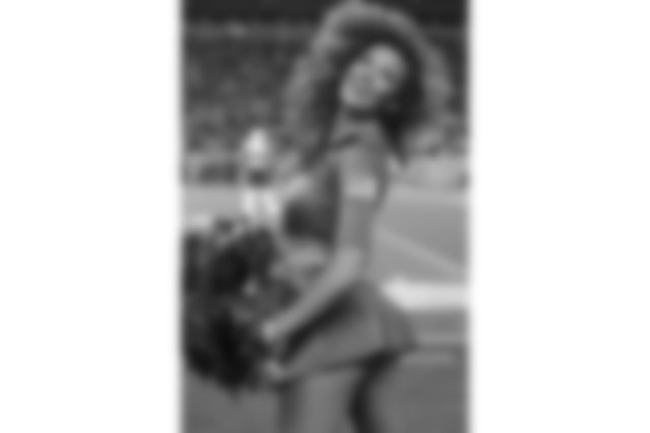 171112, Denver Broncos, New England Patriots, NEP, SNF DBC, Cheerleaders Breanna