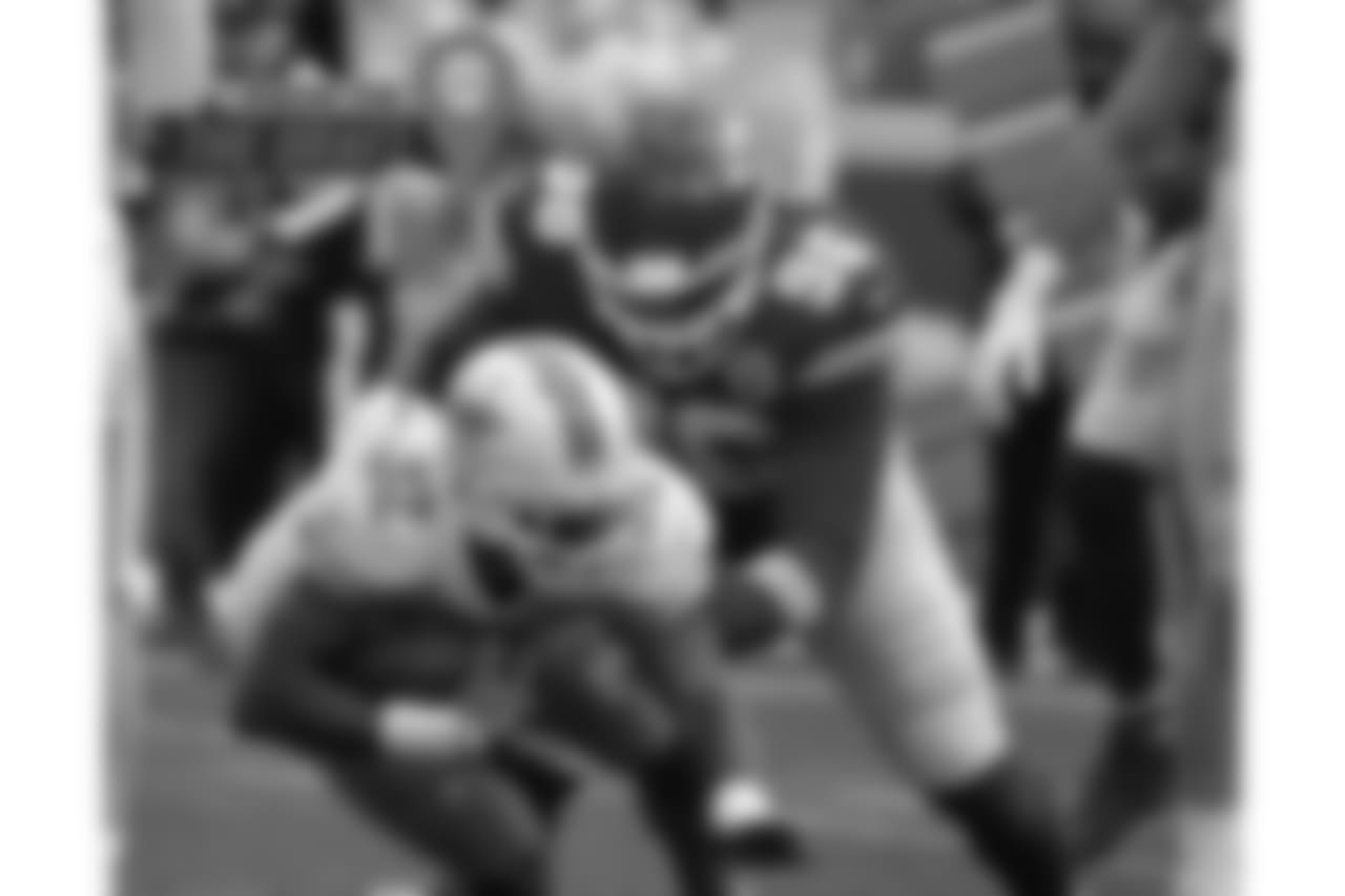 Even after the reported trade of Alex Smith that is expected to be consummated at the start of the new league year, Kansas City is still in a cap crunch that could prevent them from retaining Logan, whose solid work against the run ensured that the Chiefs did not miss Dontari Poe too much last year. Logan is only a two-down player, but he handles that role well. (Ed Zurga/AP Images)