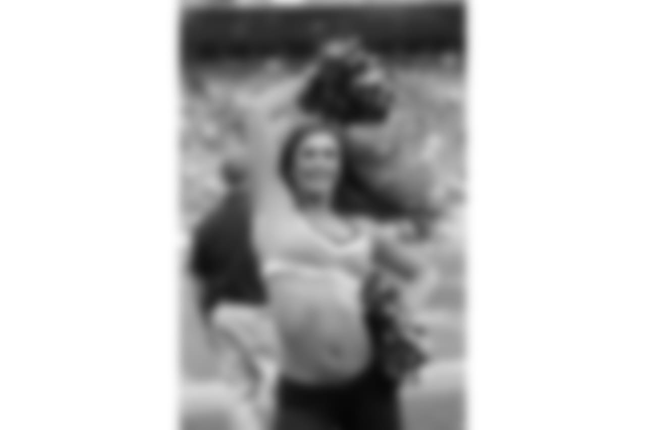 2016, 161009, Denver Broncos, DBC, Cheerleaders, Atlanta Falcons Sara Breast Cancer Awareness