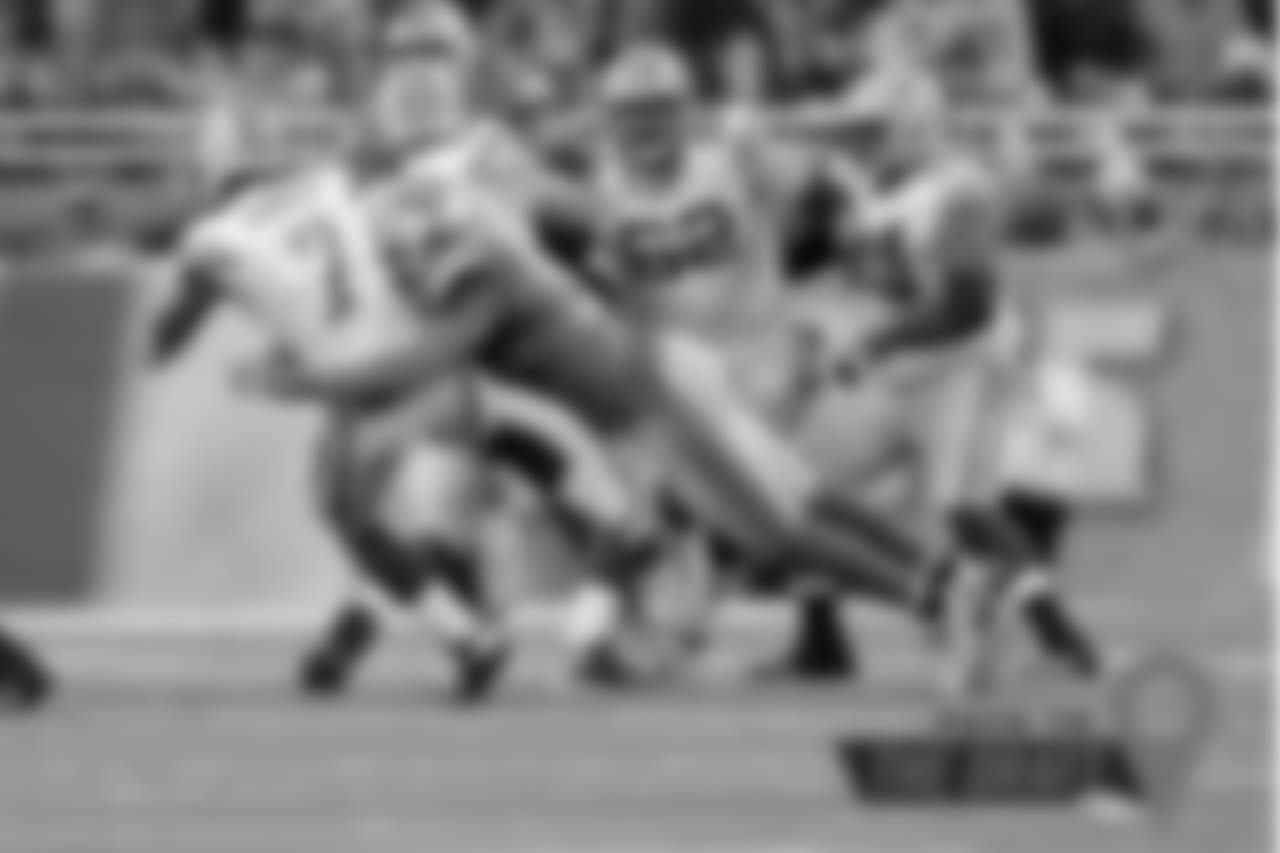 Ansah came up big in his fifth-year option season, posting his second double-digit sack campaign in the last three years. Inconsistency from season to season remains a concern regarding Ansah, as his seasons of 14.5 sacks (2015) and 12 sacks (2017) sandwiched a 2-sack performance in 2016. That could lead the Lions to allow Ansah to test the market, where he is likely to command an average per-year salary easily reaching eight figures. (Detroit Lions/AP Images)