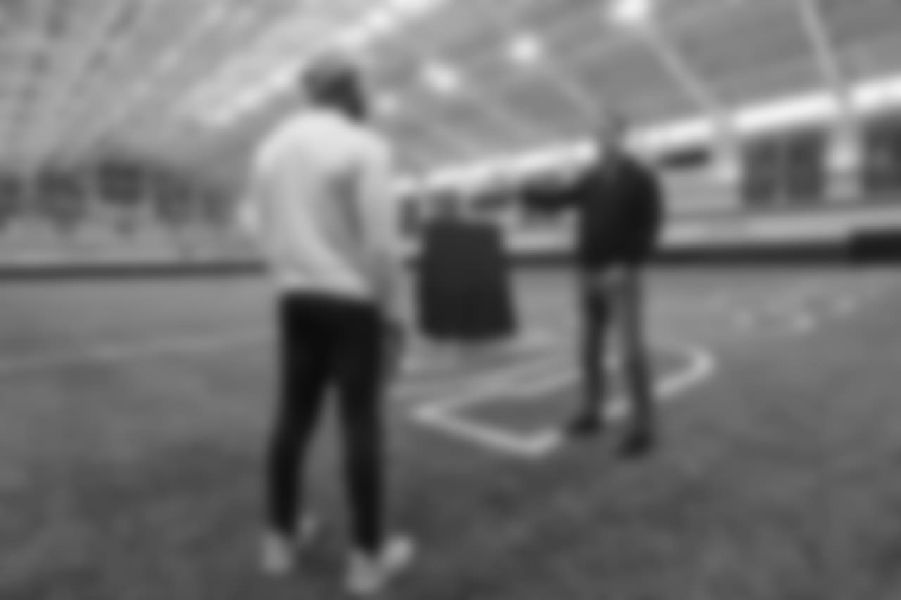 Peyton Manning and Von Miller's family surprise Miller to announce he's the Broncos' nominee for the 2018 Walter Payton NFL Man of the Year award. Manning won the Walter Payton NFL Man of the Year award in 2005.
