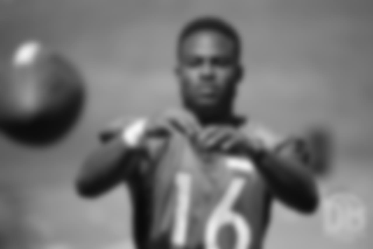 during practice at the eighth day of OTAs on June 5, 2018.