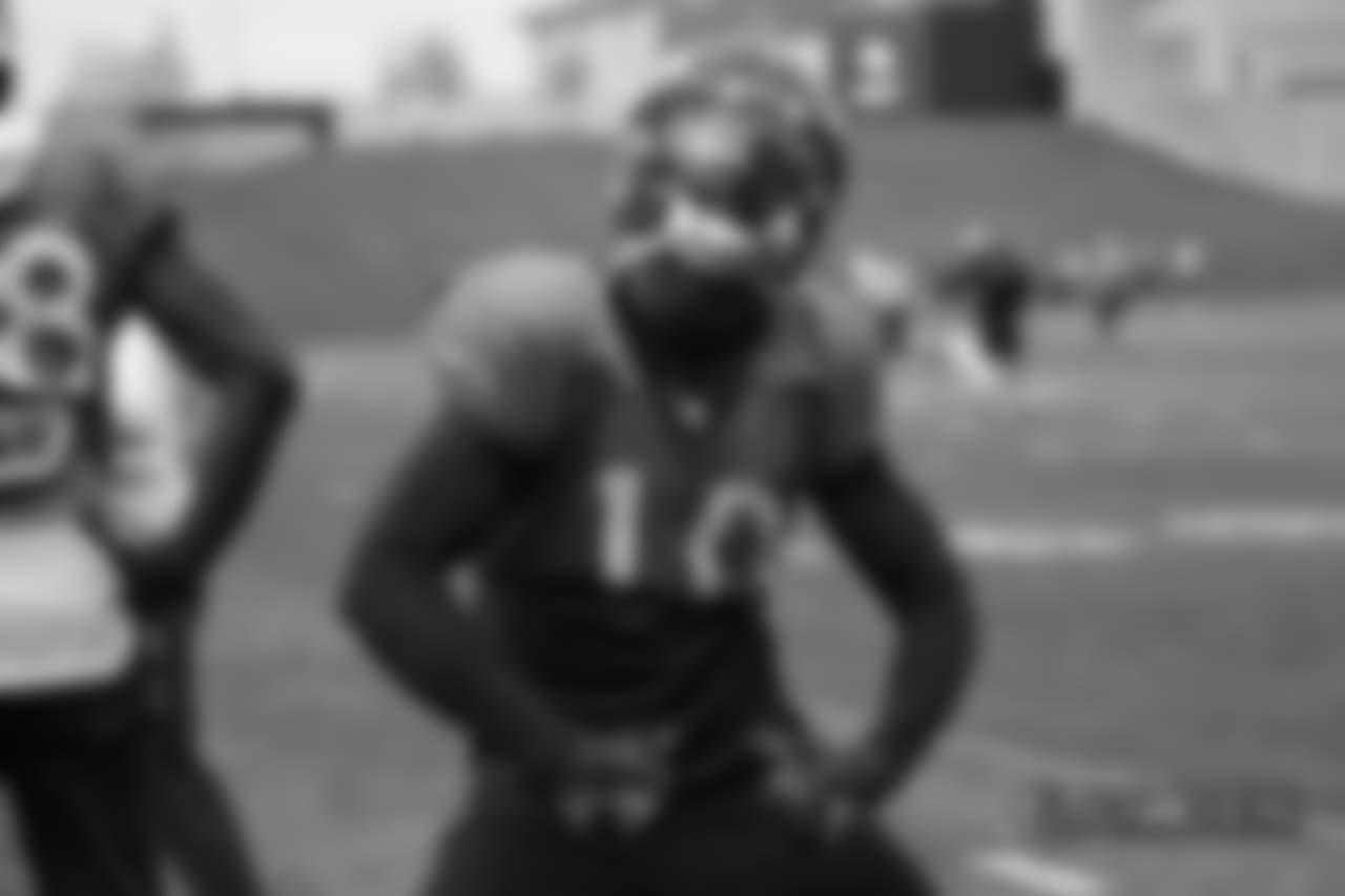 Emmanuel Sanders flexes at practice at UCHealth Training Center on October 11, 2018.