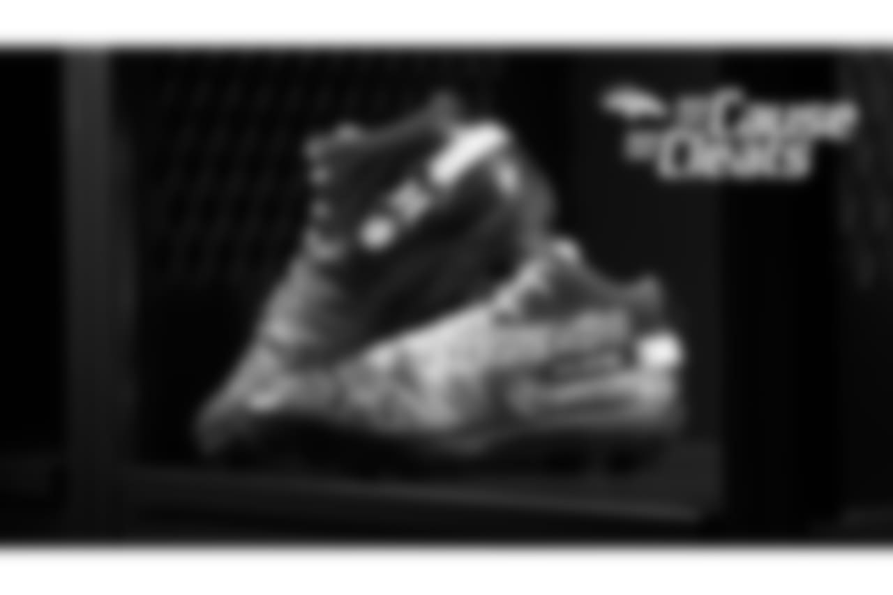 Case Keenum's cleats represent the Fellowship of Christian Athletes, an interdenominational Christian sports ministry, for My Cause My Cleats in 2018.