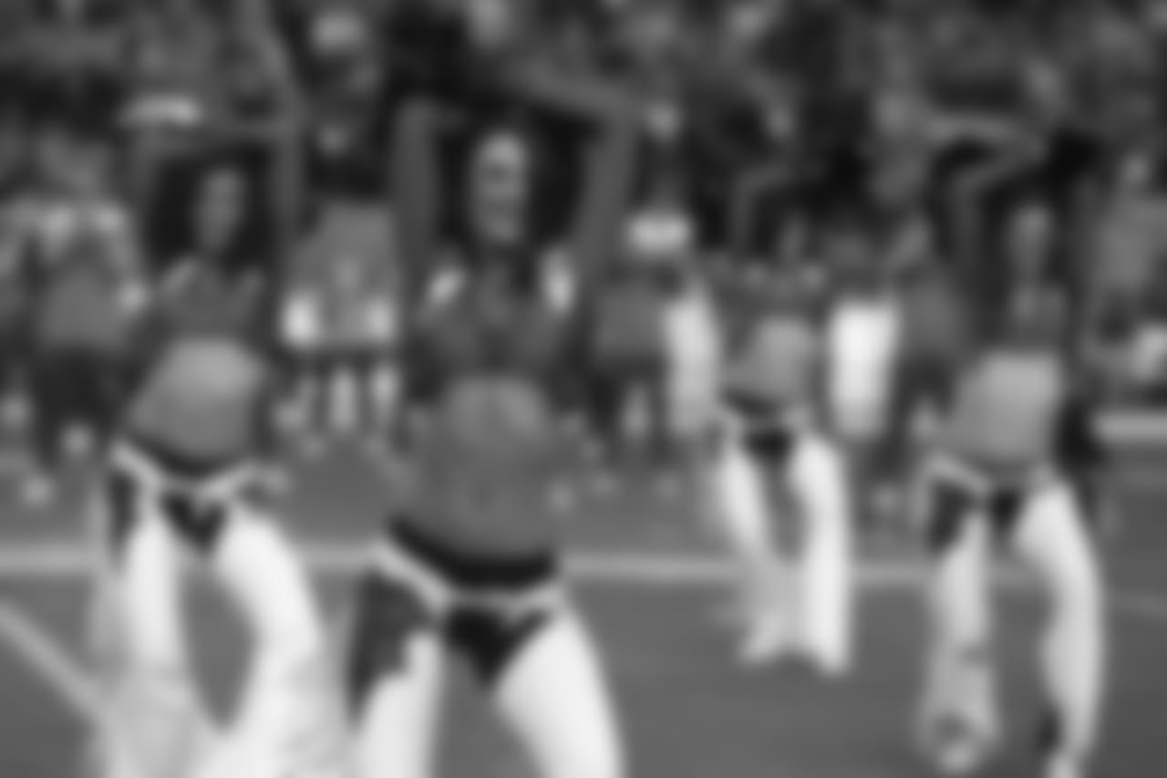 DBC, Cheerleaders, Nikki