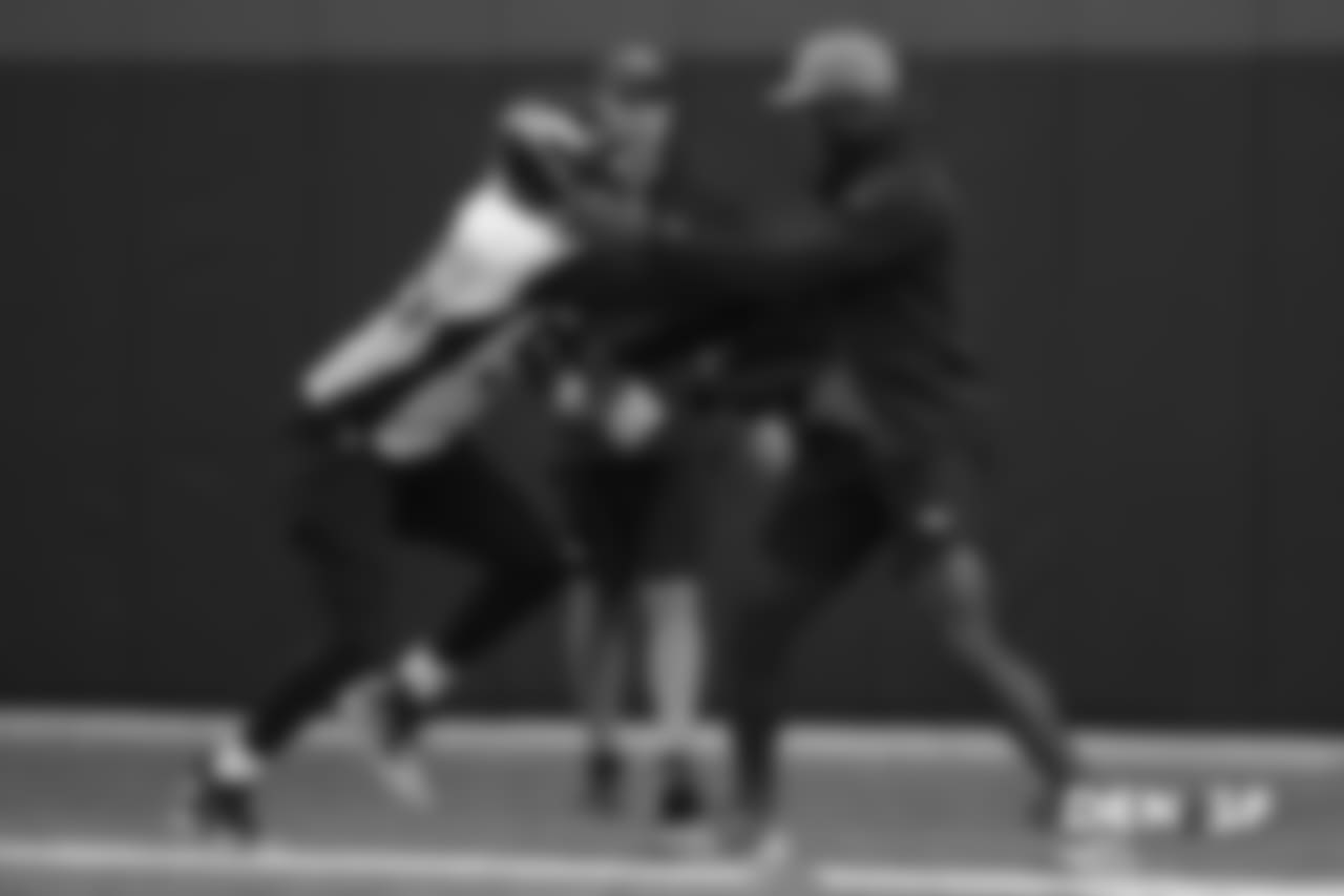 Shane Ray working with Pass Rush Consultant (and former outside linebacker) DeMarcus Ware during practice at UCHealth Training Center in Centennial, CO, December 06, 2018.
Photo by Gabriel Christus