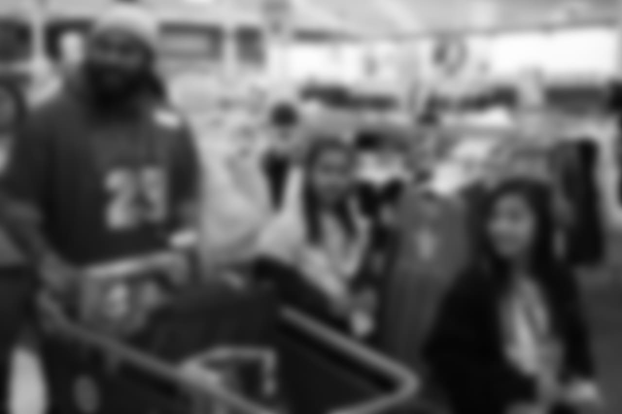 Domata Peko Sr. during Will Parks' shopping spree for the Boys & Girls Club of Metro Denver on Dec. 3, 2018