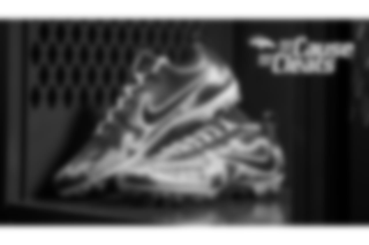 Dymonte Thomas' cleats represent the CHARGE Syndrome Foundation, an organization that promotes awareness and research for CHARGE syndrome, for My Cause My Cleats in 2018.