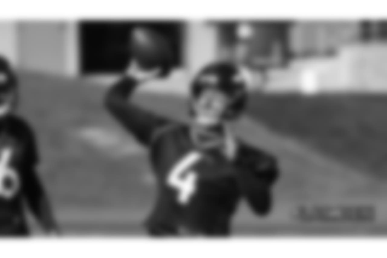 Case Keenum at practice at UCHealth Training Center on October 12, 2018.