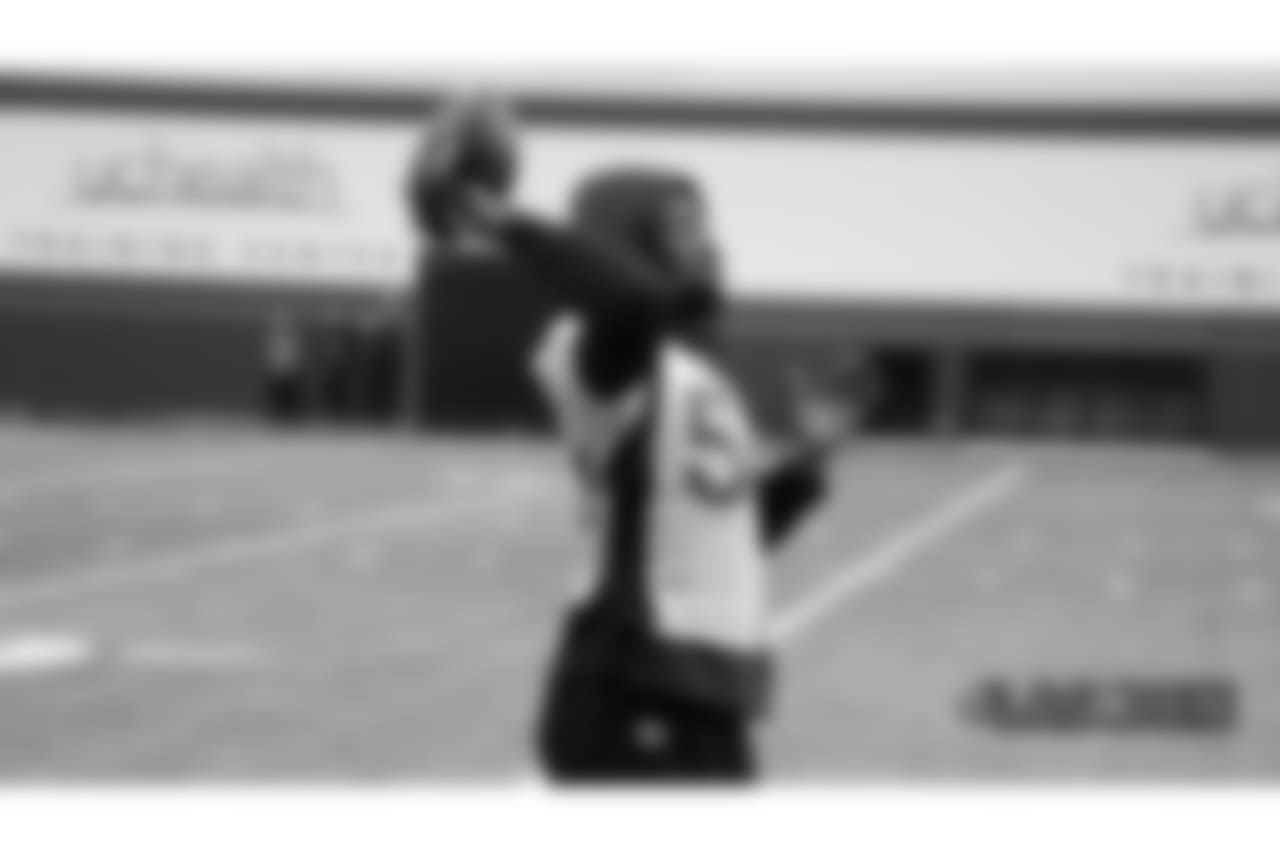 Von Miller during a team walkthrough at UCHealth Training Center on Dec. 29, 2018 ahead of their Week 17 game against the Chargers.
