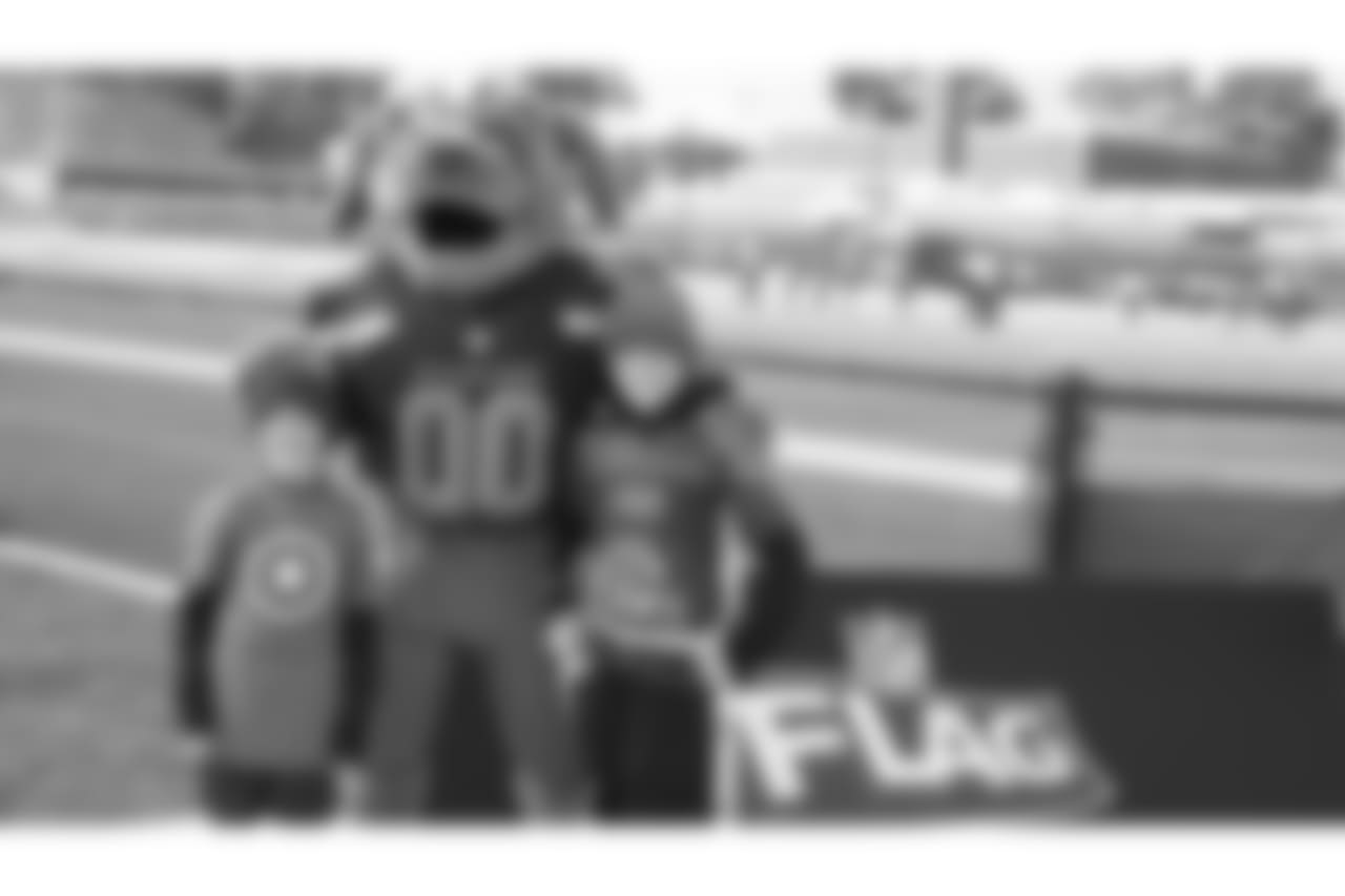 102318-NFLFlag-11