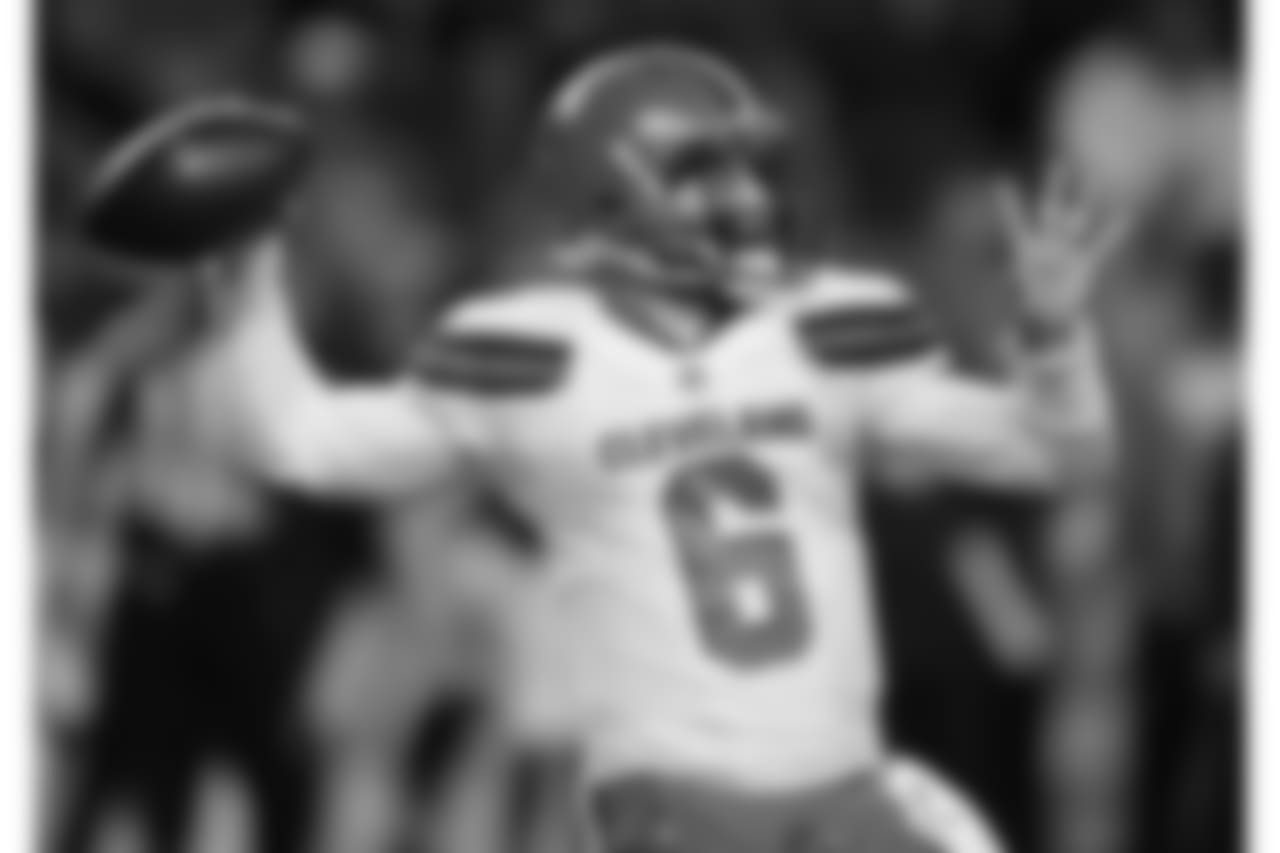 Cleveland Browns quarterback Baker Mayfield (6) throws against the Denver Broncos during the first half of an NFL football game, Saturday, Dec. 15, 2018, in Denver. (AP Photo/David Zalubowski)