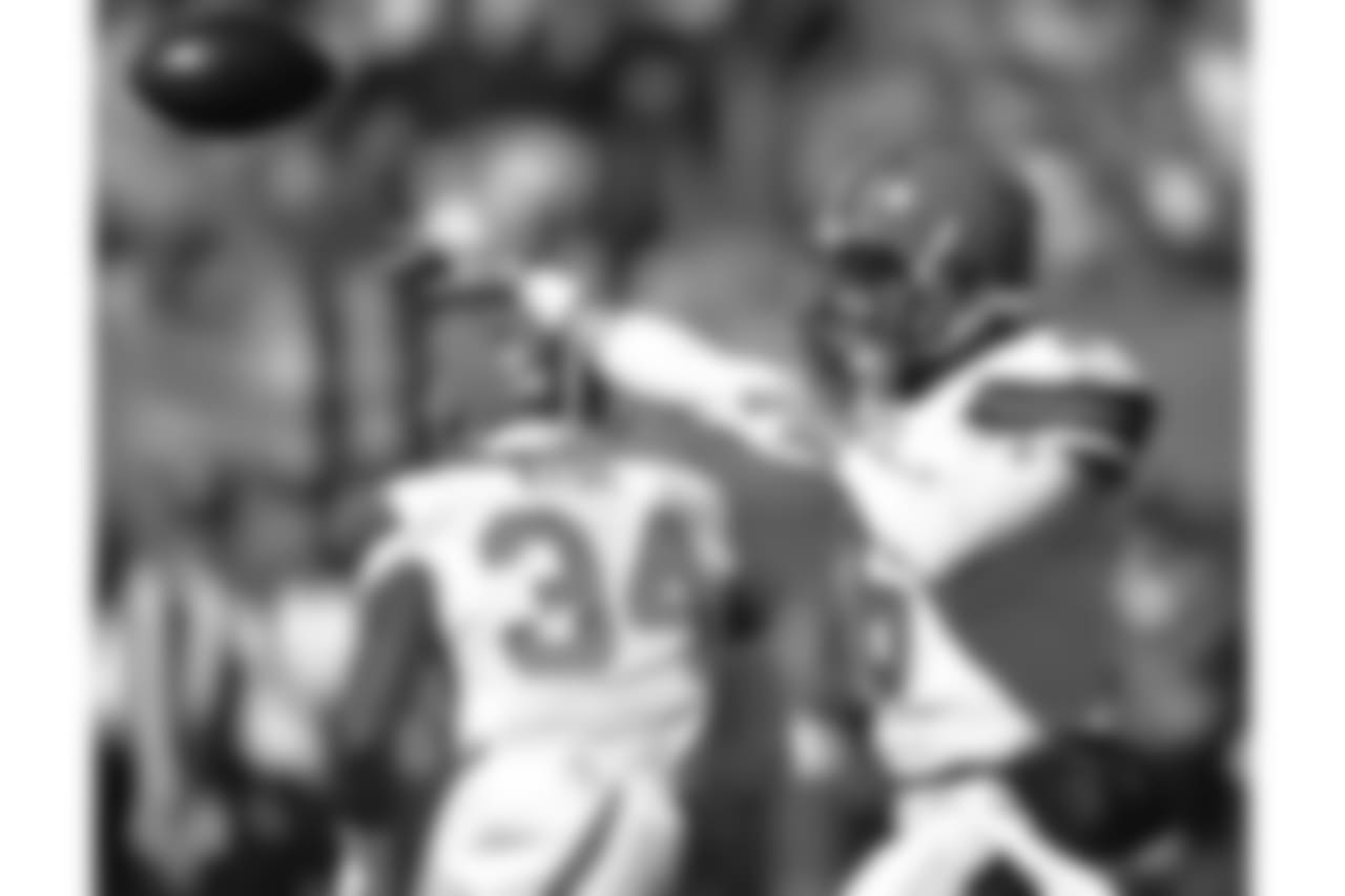 Cleveland Browns quarterback Baker Mayfield (6) in the first half during an NFL football game against the Los Angeles Chargers, Sunday, Oct. 14, 2018, in Cleveland. (AP Photo/David Richard)