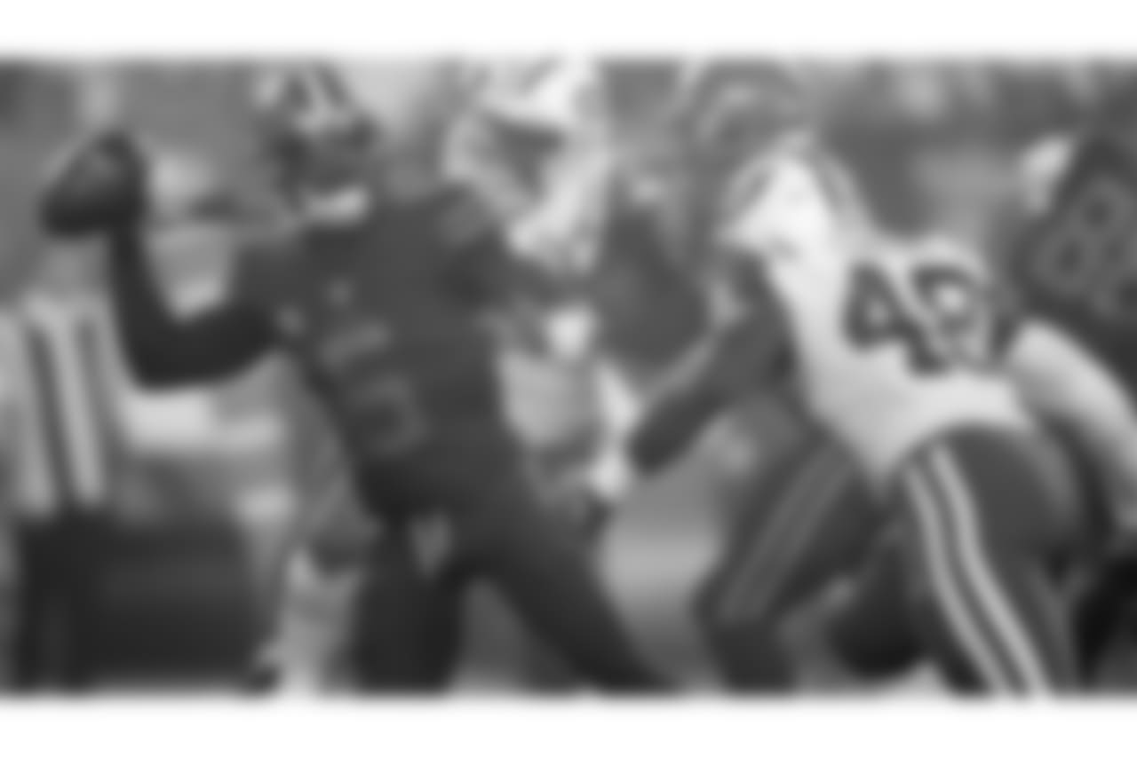 Cleveland Browns quarterback Tyrod Taylor (5) looks to throw during the first half of an NFL football game against the New York Jets, Thursday, Sept. 20, 2018, in Cleveland. (AP Photo/Ron Schwane)