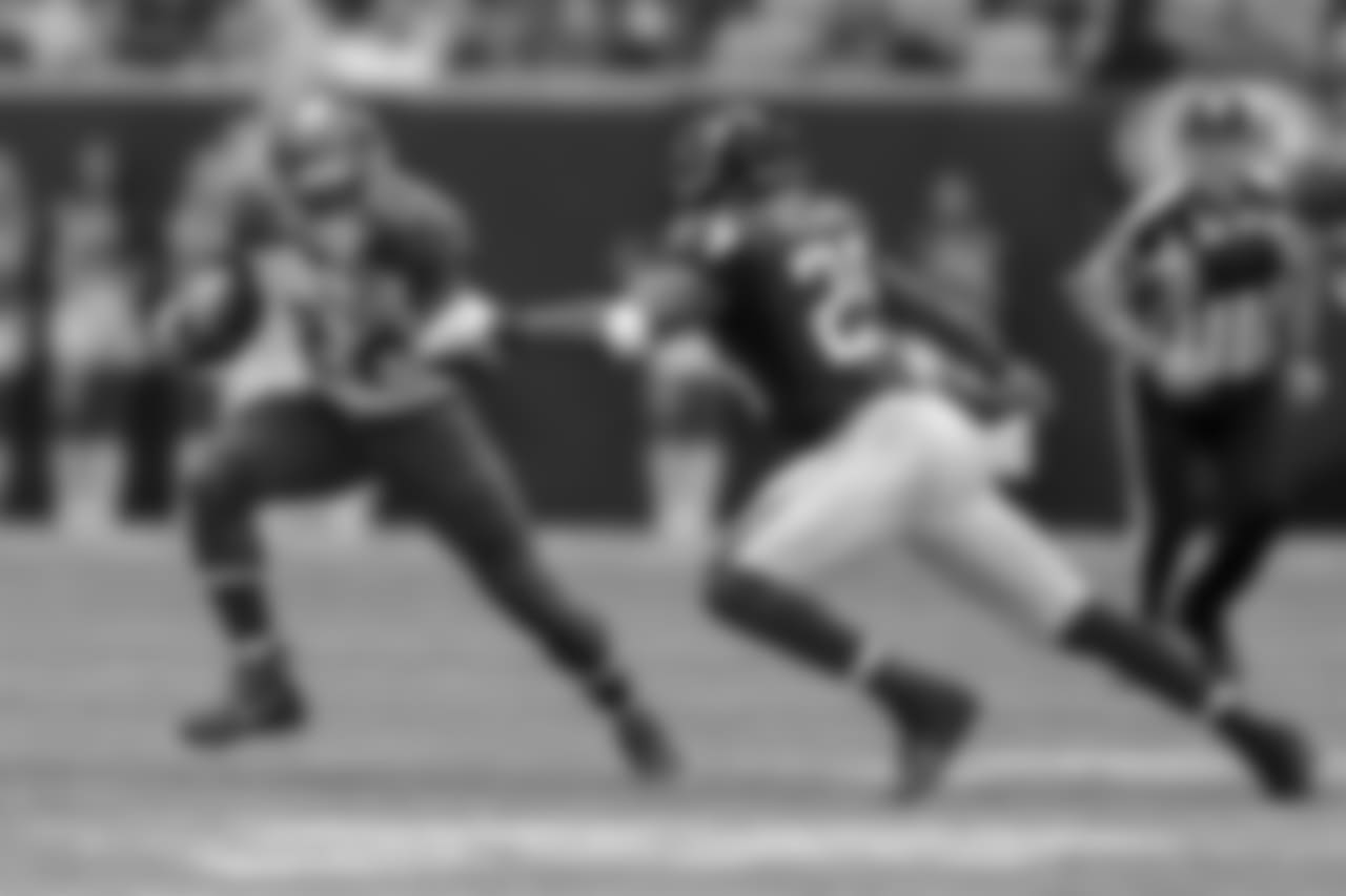 RB Ronald Jones, No. 27