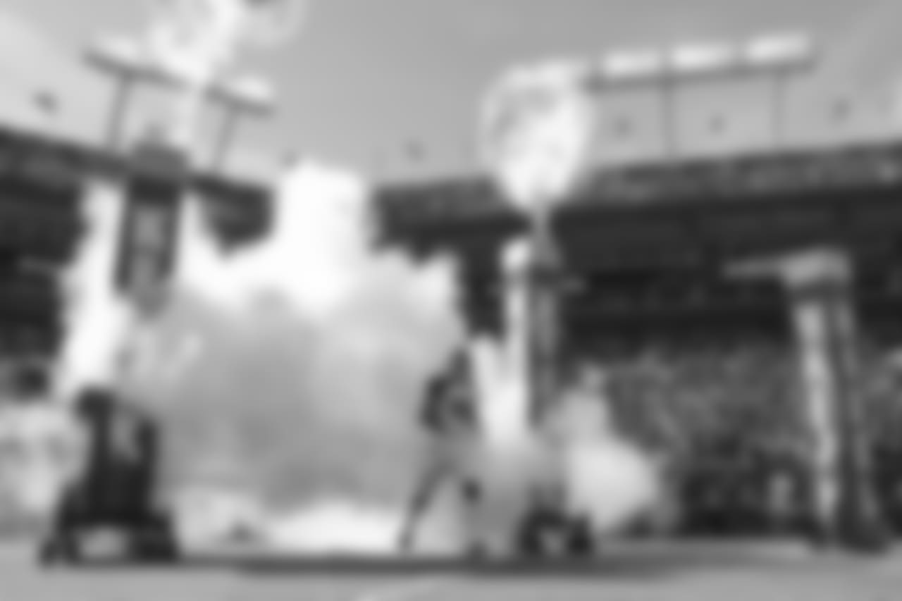 LB Riley Bullough, No. 49