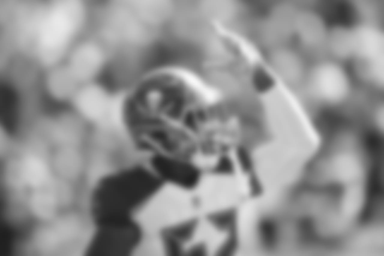 LB Cameron Lynch, No. 52