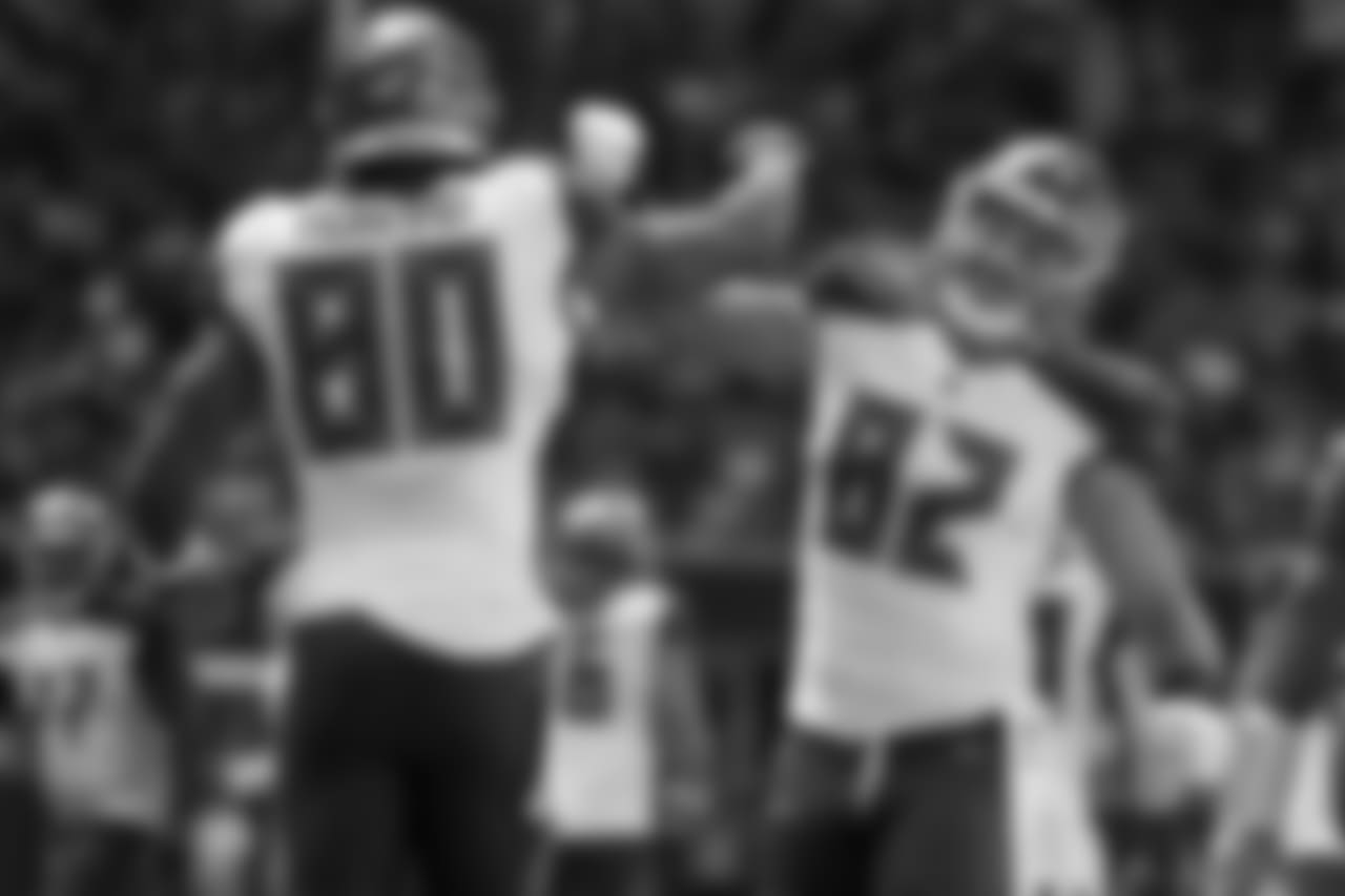 TE O.J. Howard, No. 80 and TE Anthony Auclair, No. 82