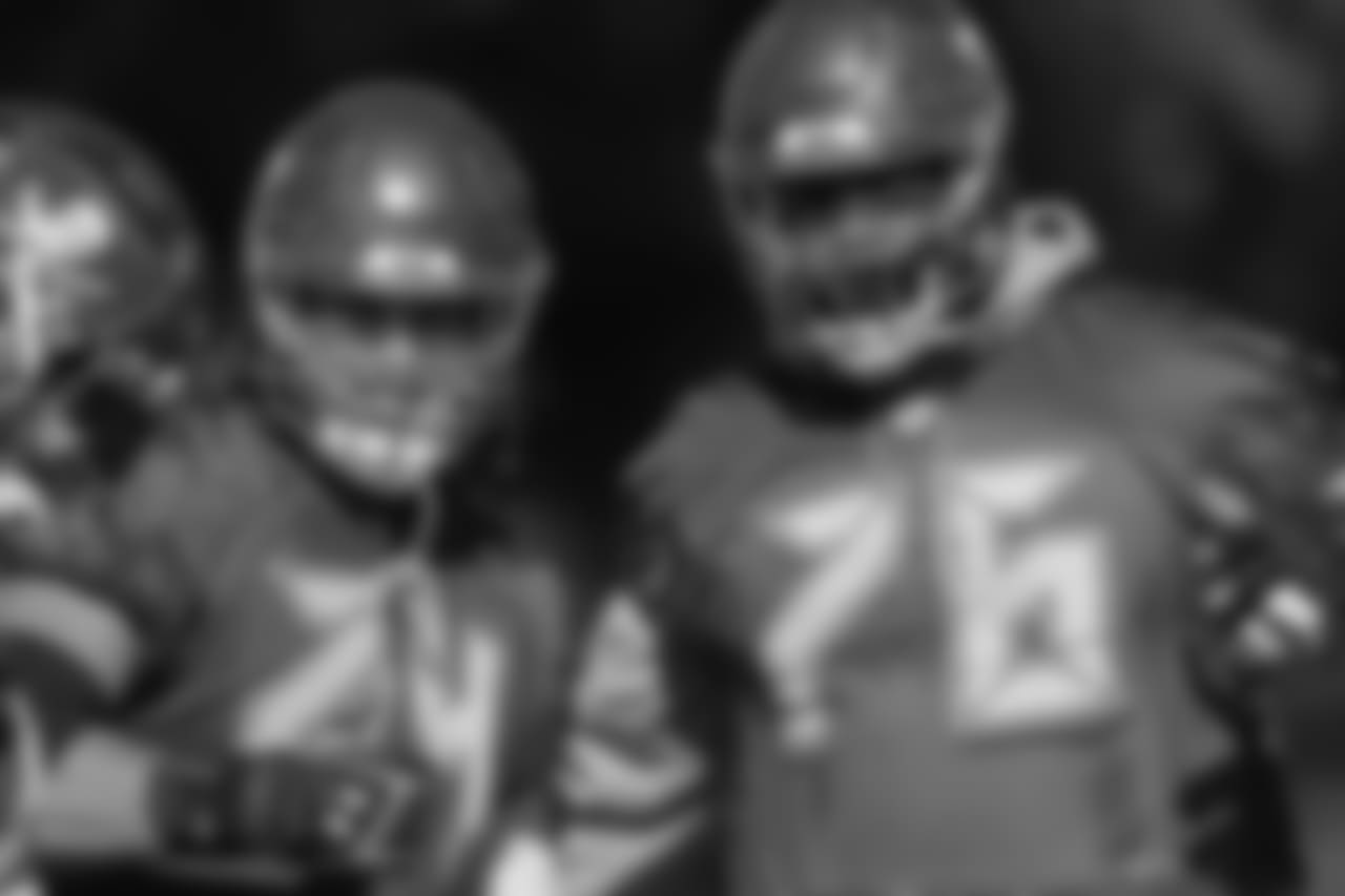 TAMPA, FL- DECEMBER 05, 2018 - Guard/Center Ali Marpet #74, Tackle Donovan Smith #76 during practice at AdventHealth Training Center in Tampa, FL. Photo By Mike Carlson/Tampa Bay Buccaneers