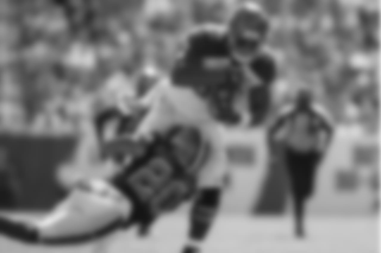 TE O.J. Howard, No. 80