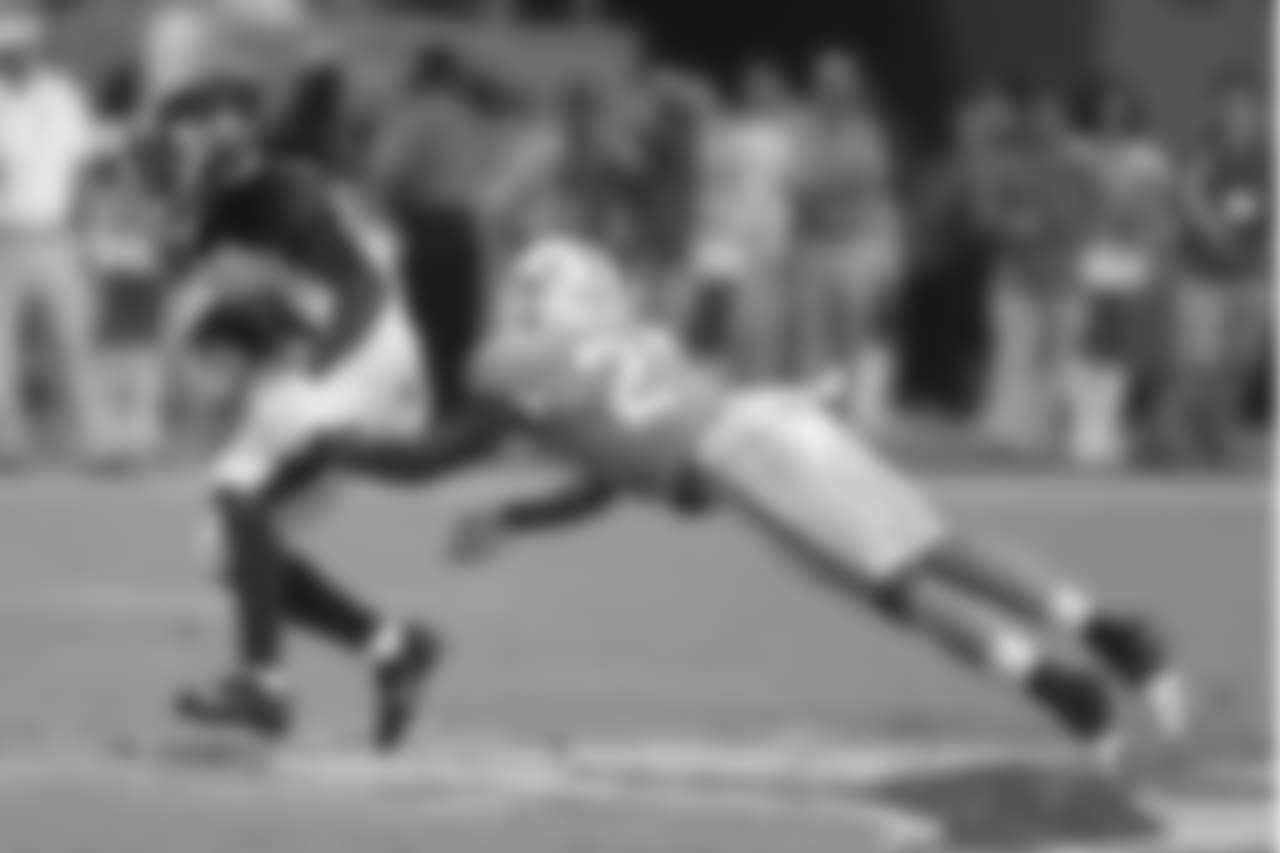 RB Dare Ogunbowale #44