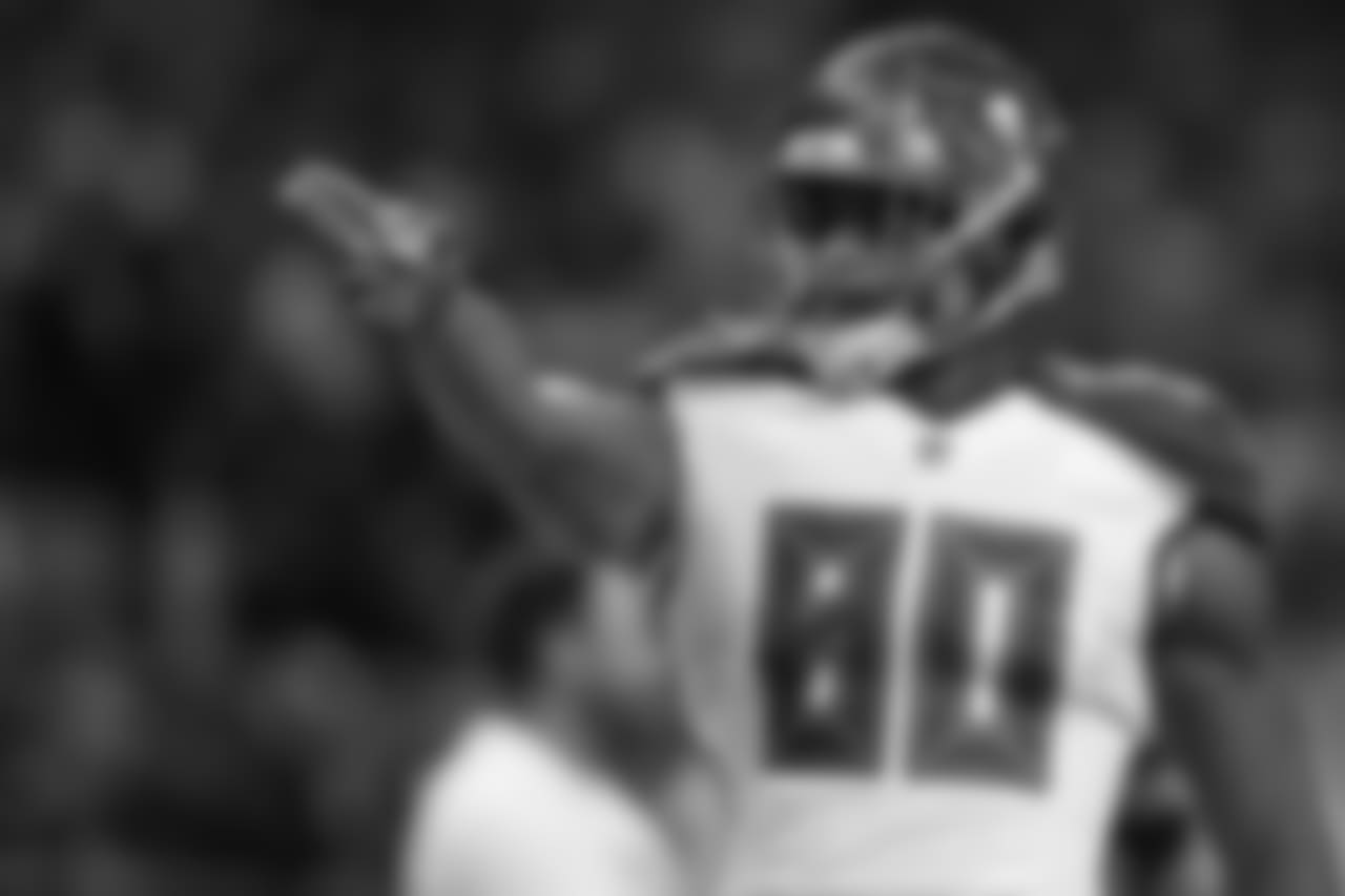 TE O.J. Howard, No. 80