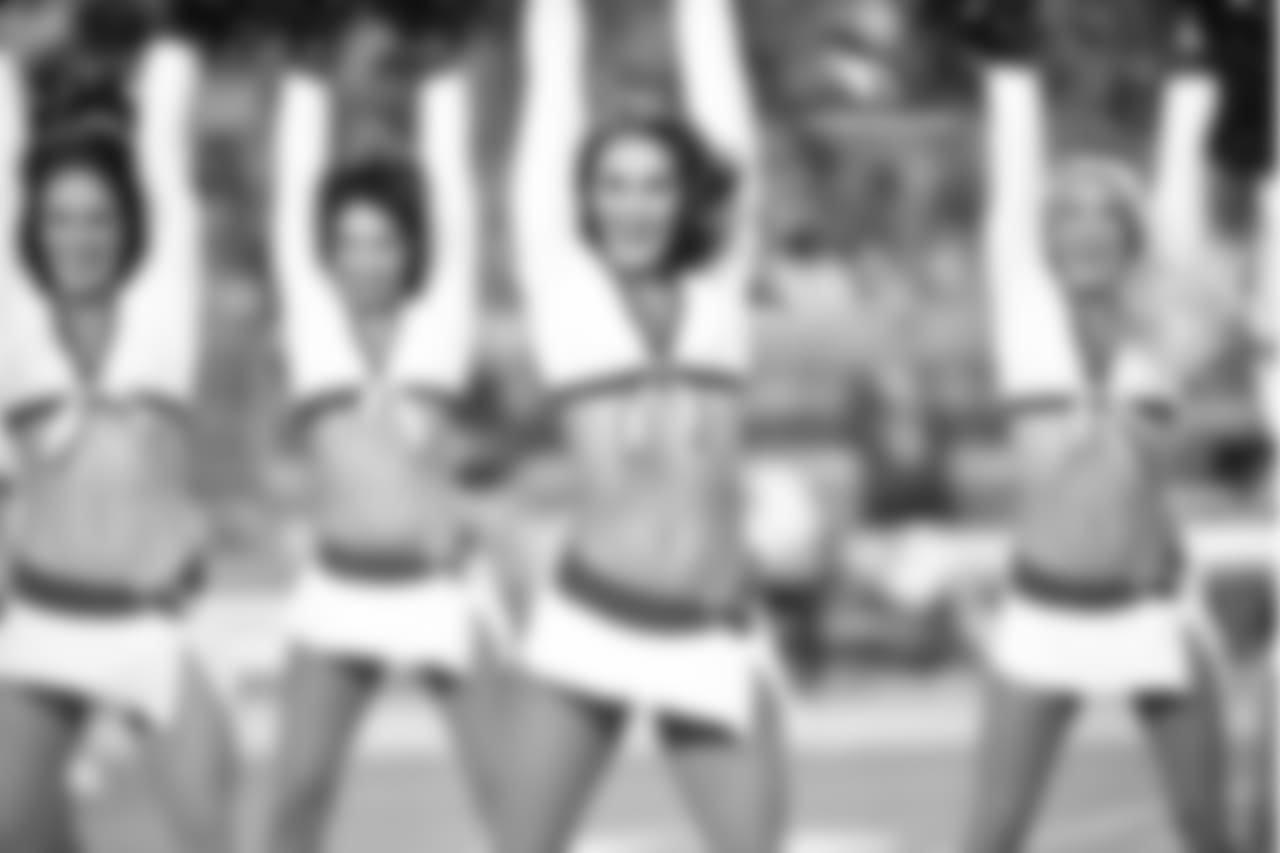 CheerBroncos15