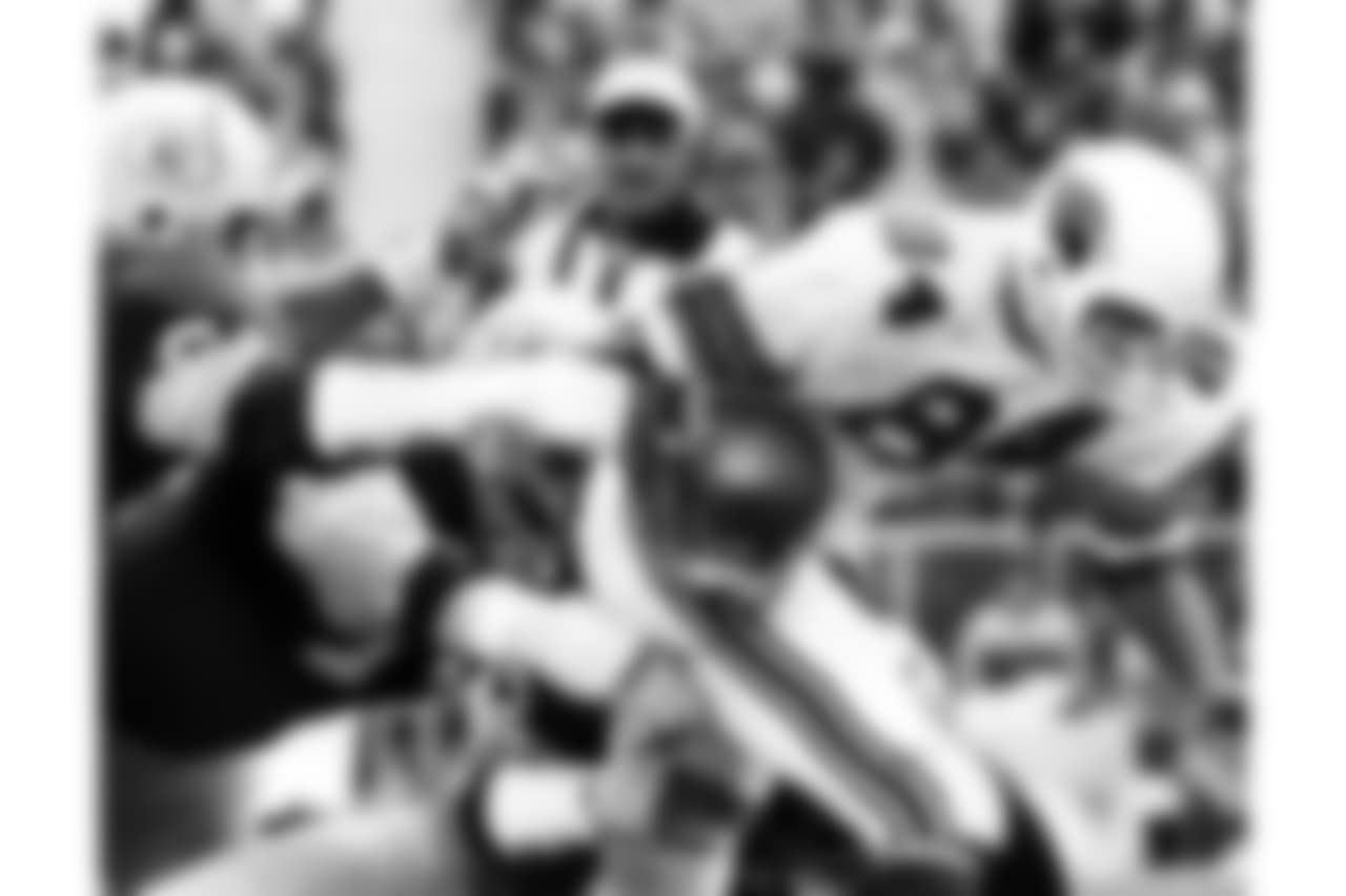 St. Louis Cardinals wide receiver Walker Gillette (84) runs upfield with a reception during an NFL game against the Green Bay Packers in Green Bay, Wisc., on Nov. 11, 1973. The Packers defeated the Cardinals 25-21.