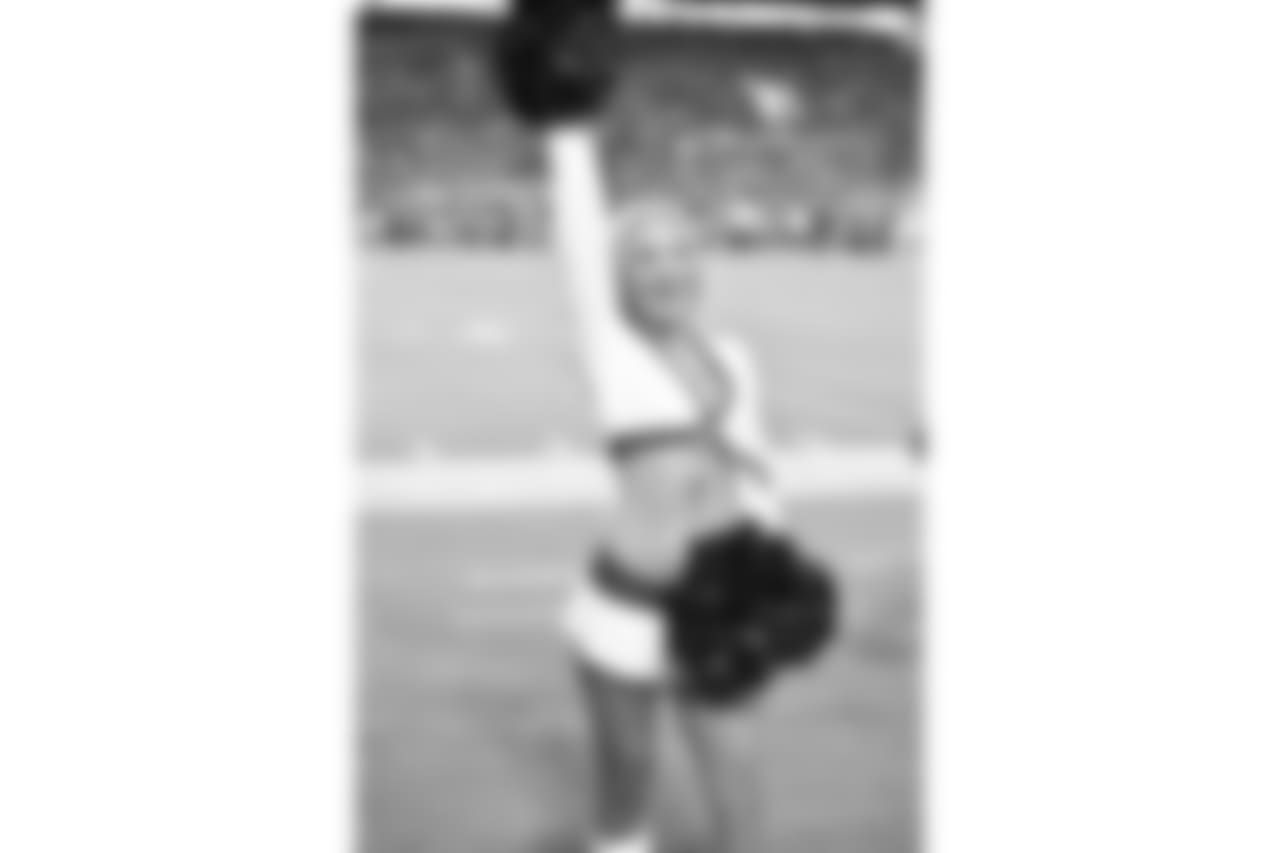 CheerBroncos35