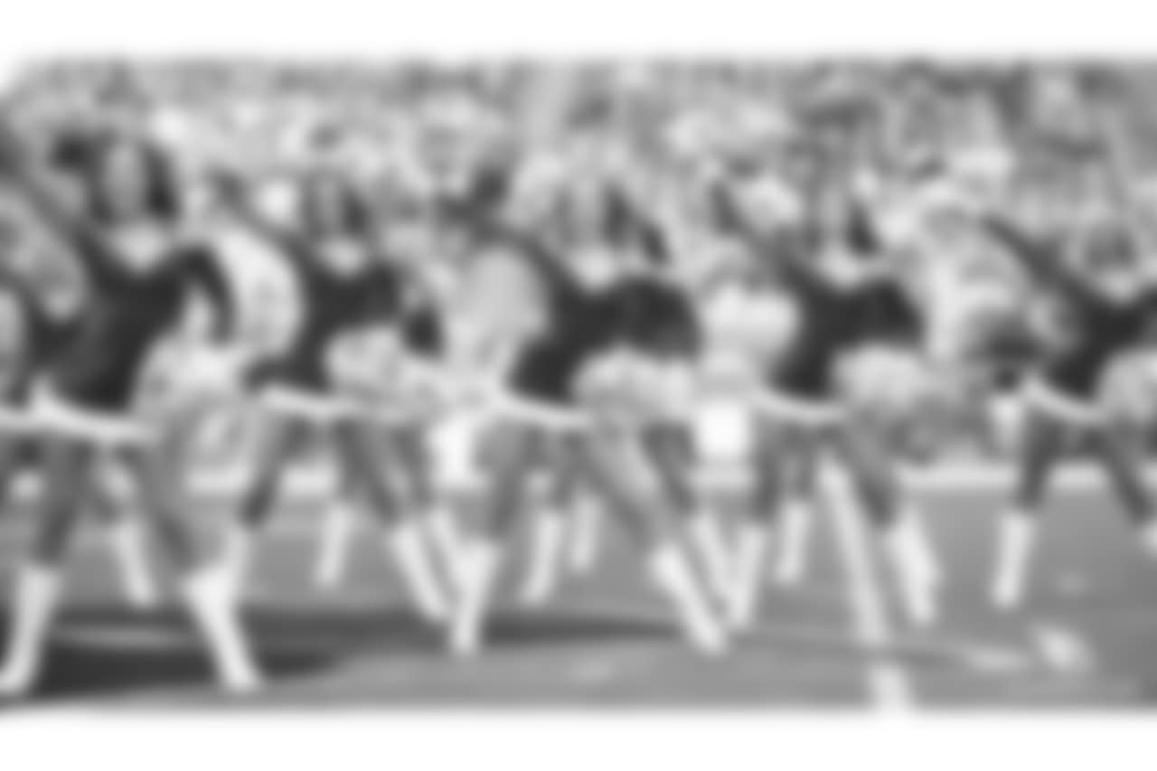 Images of the Cardinals cheerleaders during the Week 16 matchup at State Farm Stadium