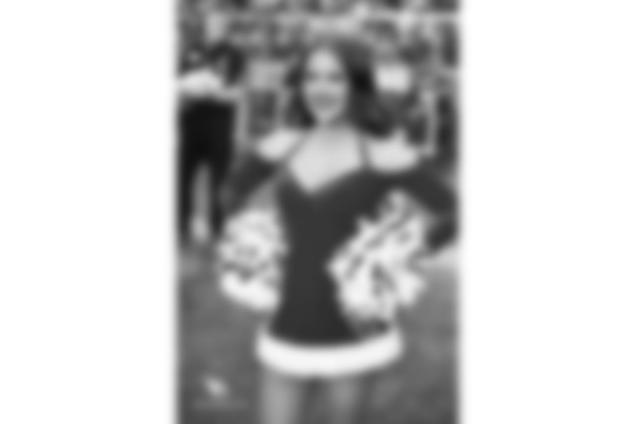 Images of the Cardinals cheerleaders during the Week 16 matchup at State Farm Stadium