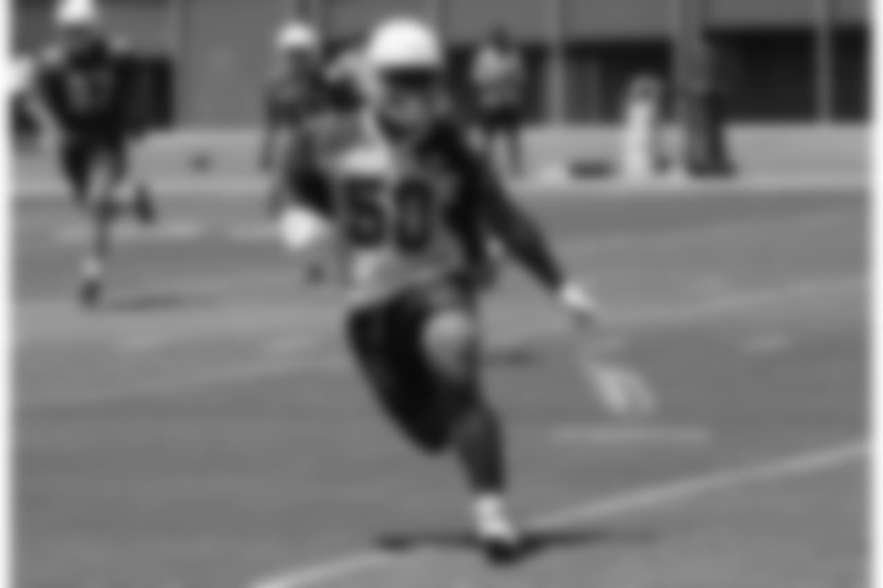 LB Airius Moore