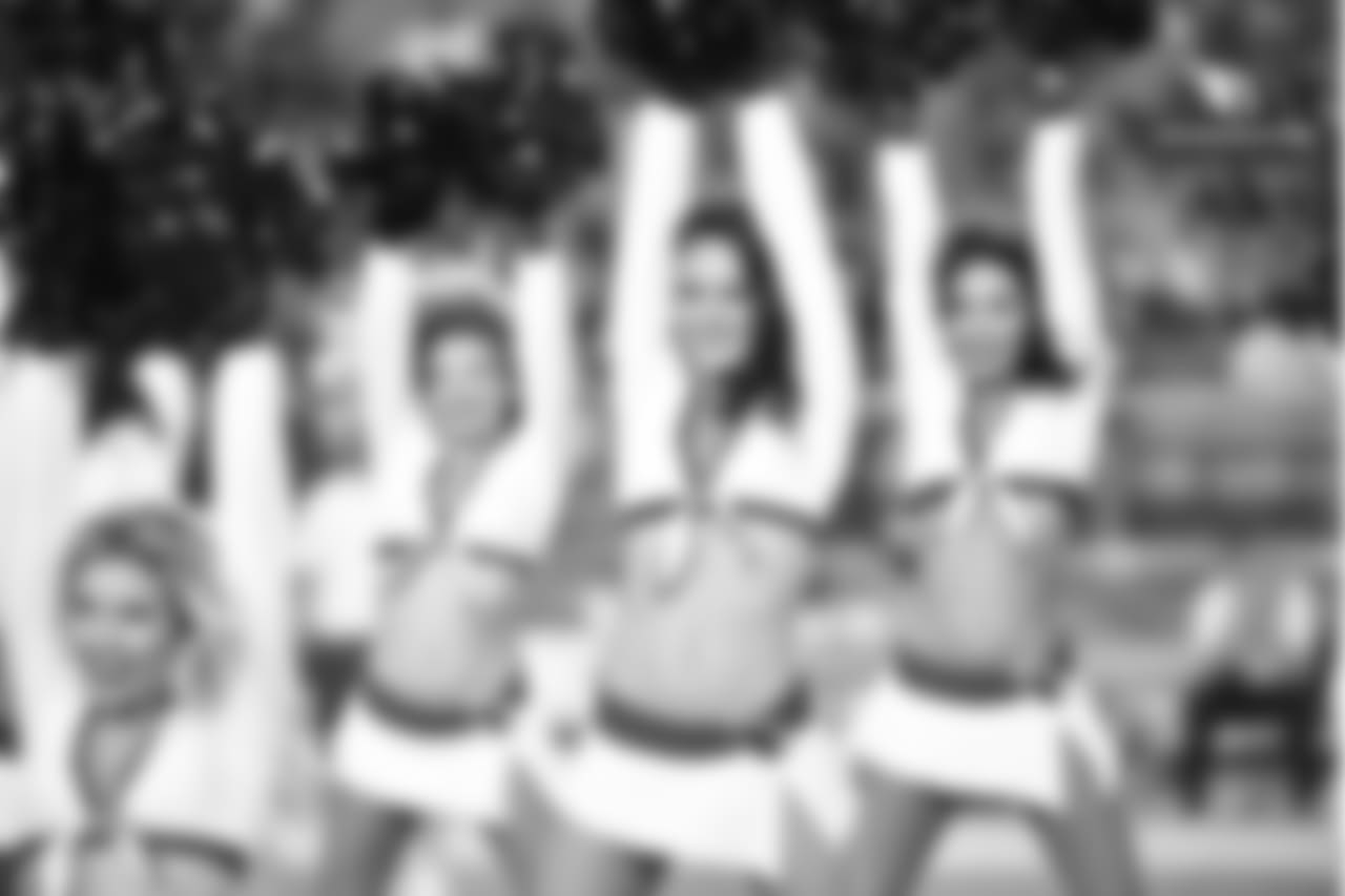 CheerBroncos14