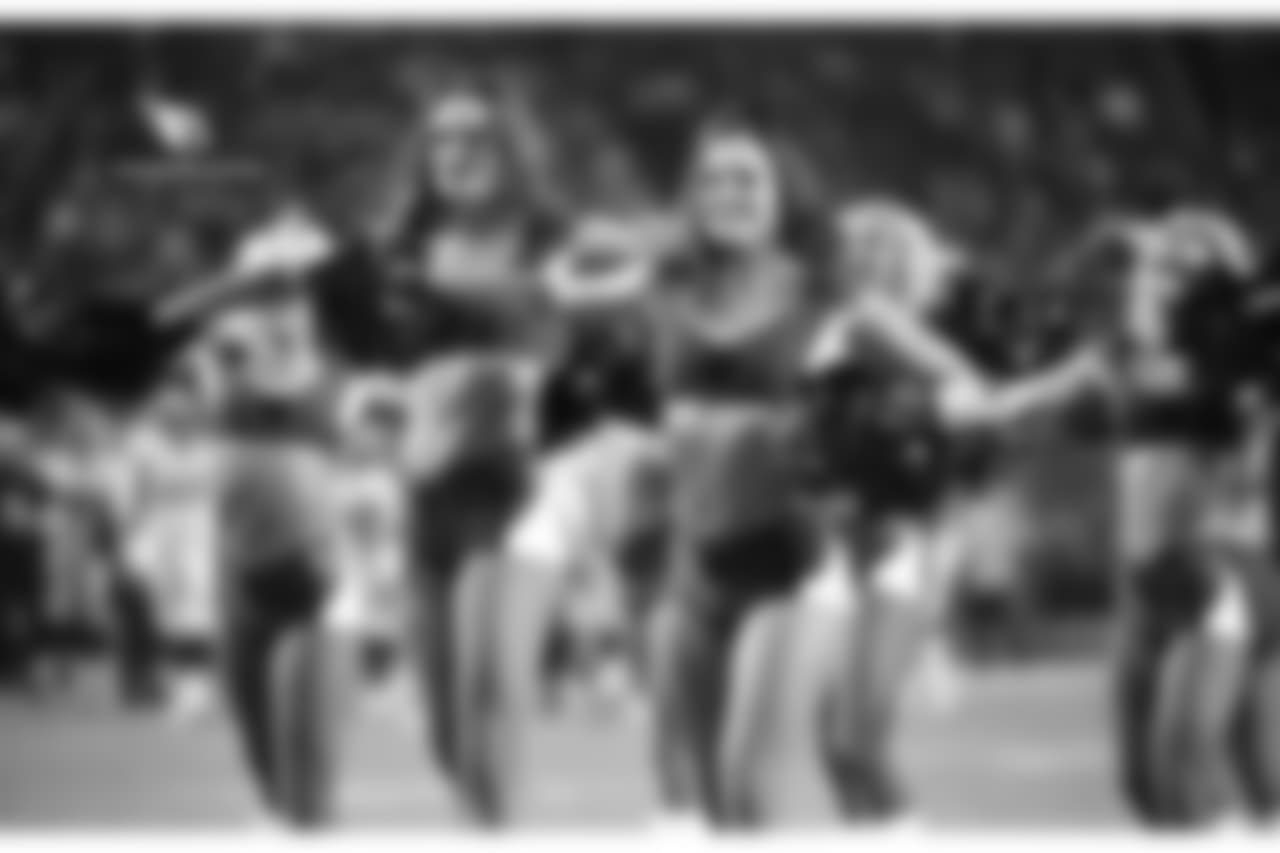 CheerBroncos6