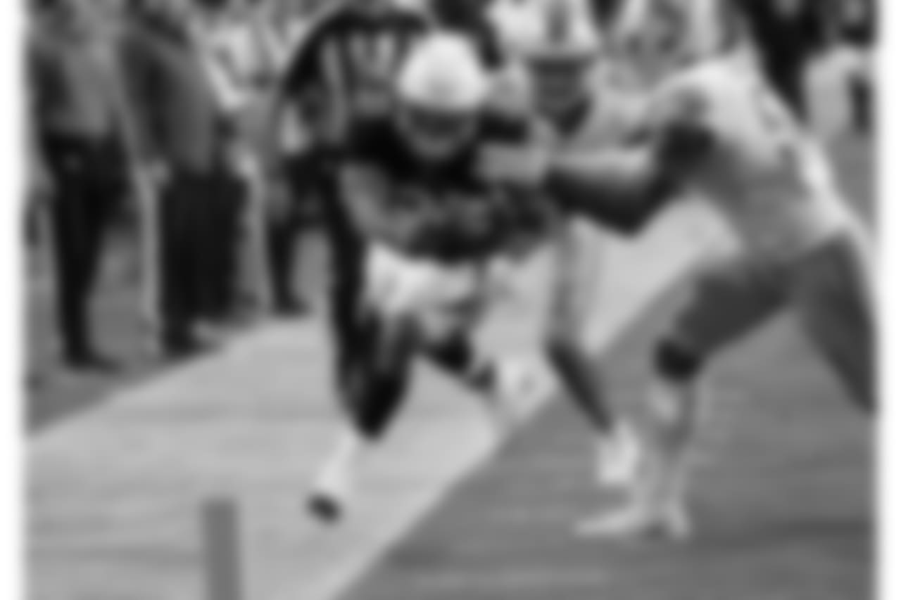 Cardinals RB David Johnson is short of the pylon