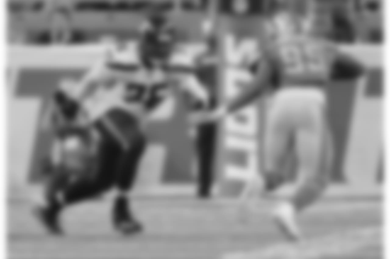 Tackle Duane Brown