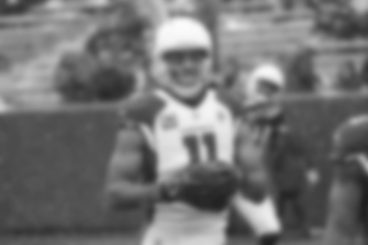 Snow falls on WR Larry Fitzgerald