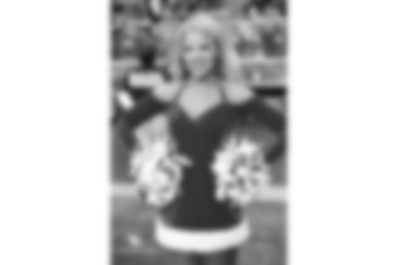 Images of the Cardinals cheerleaders during the Week 16 matchup at State Farm Stadium