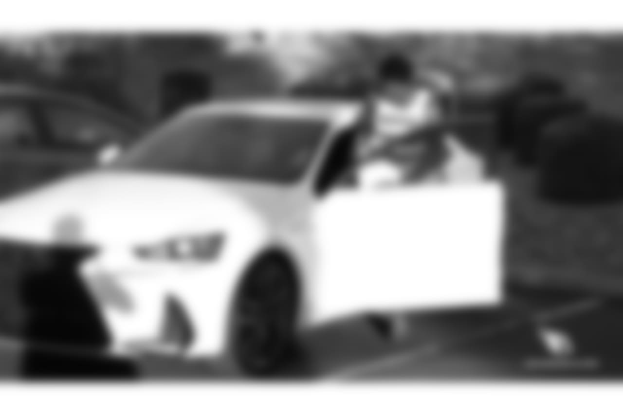 RB Chase Edmonds gets in his car and heads to the Cardinals' training facility