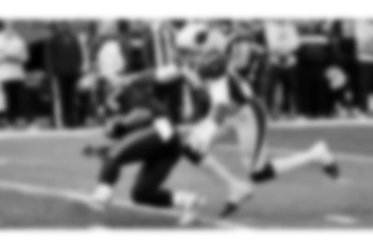 Cardinals LB Deone Bucannon sacks Seahawks QB Russell Wilson