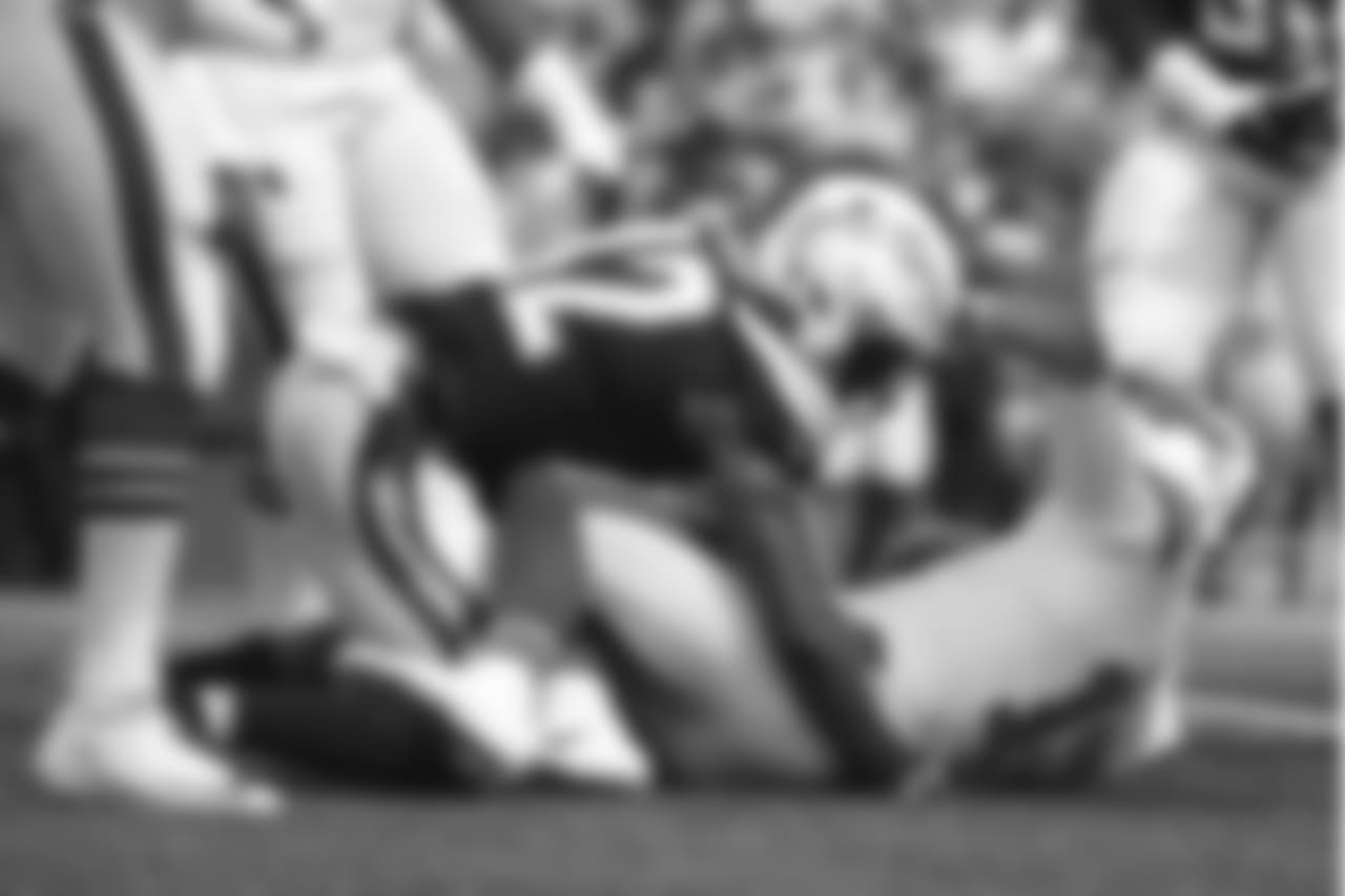 Los Angeles Chargers outside linebacker Uchenna Nwosu