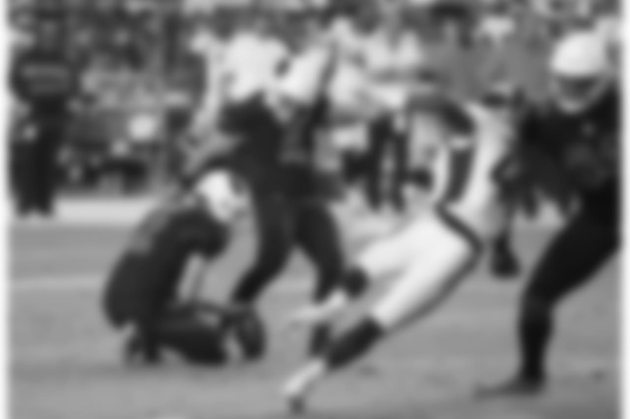 Cardinals K Phil Dawson nails a field goal