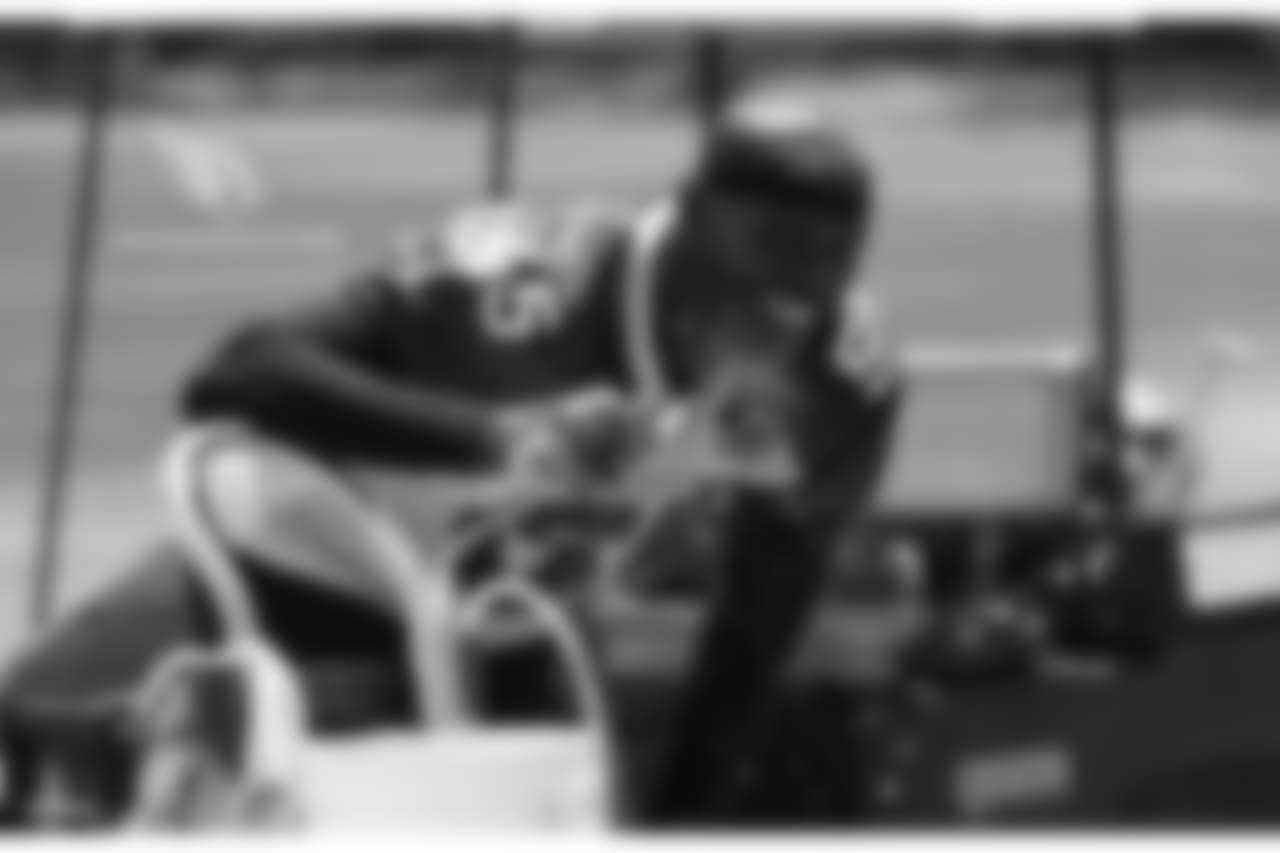 DE Chandler Jones