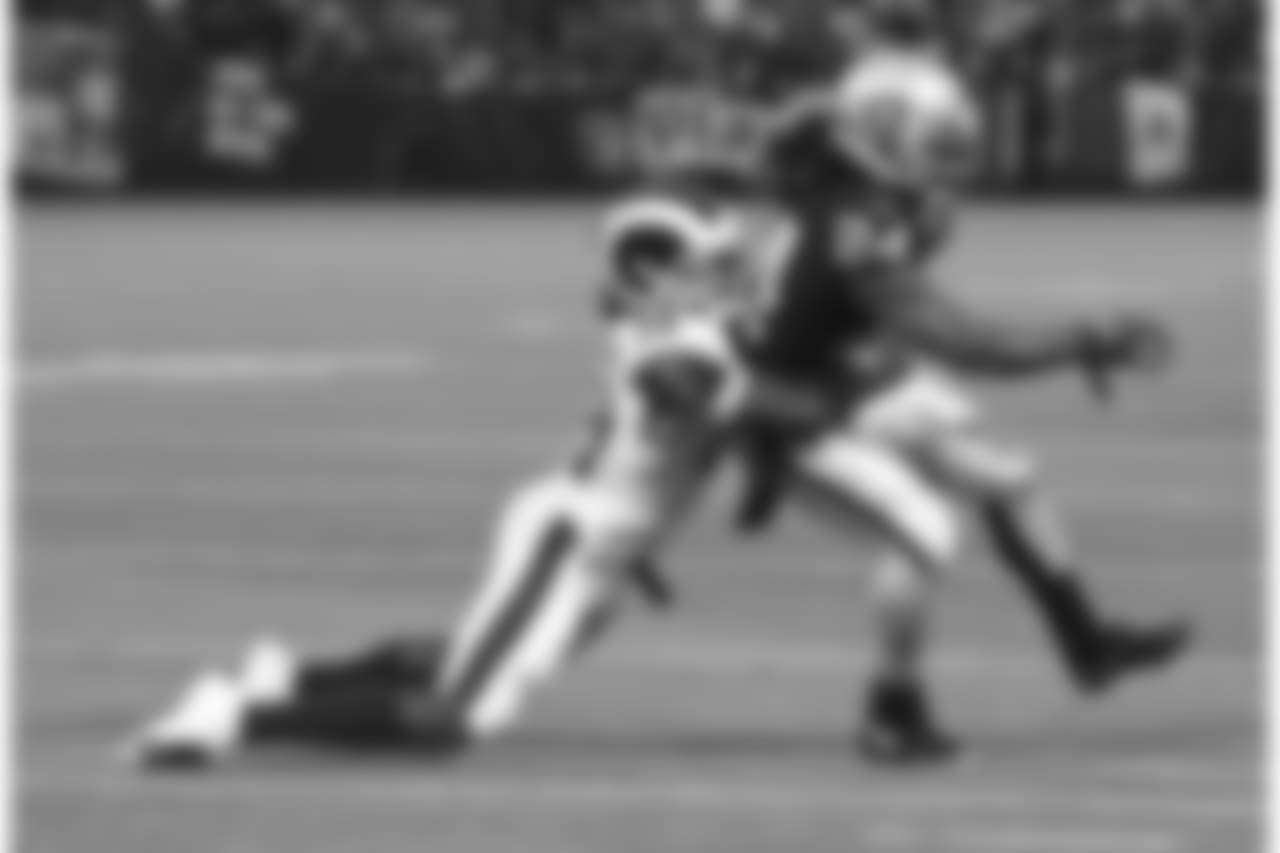 Linebacker Cory Littleton