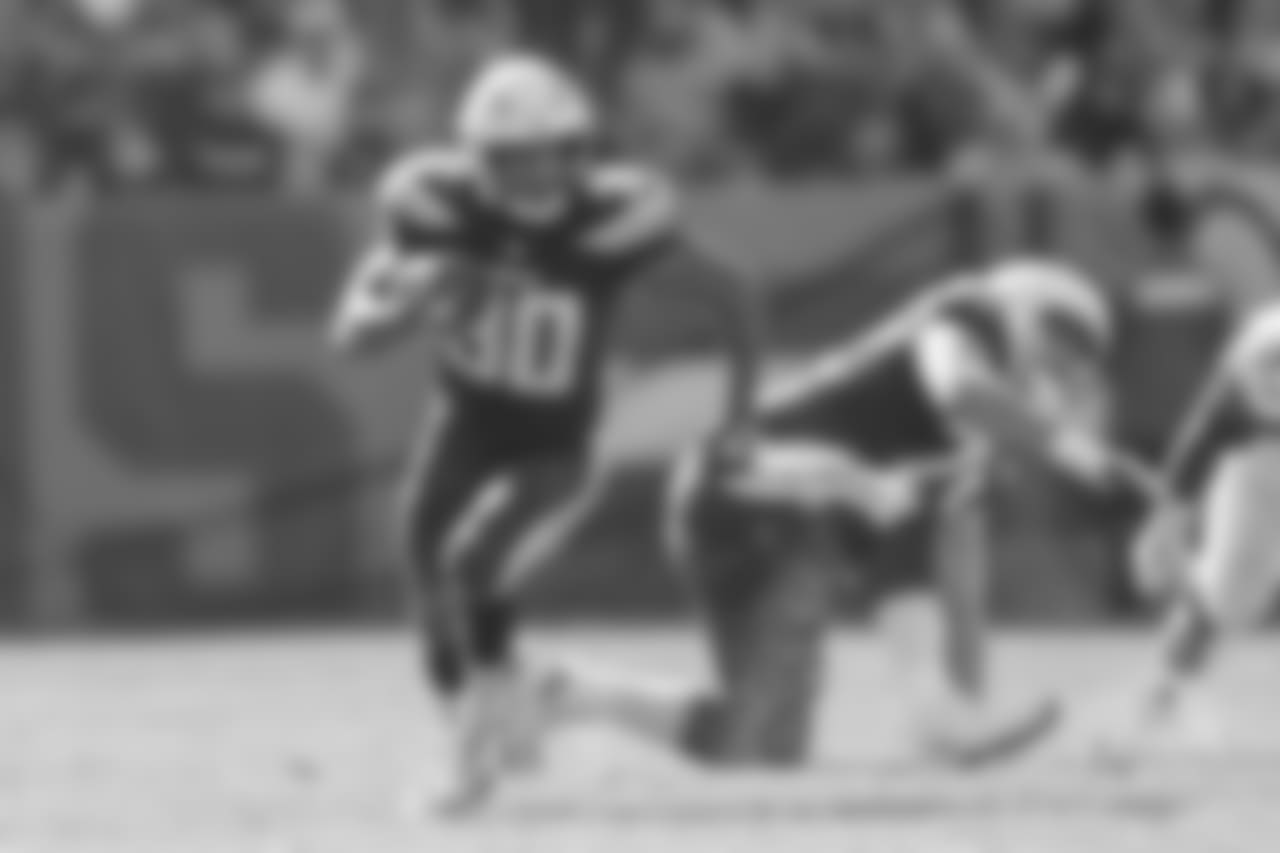 Austin Ekeler speeds downfield during the Week 6 matchup against the Browns.