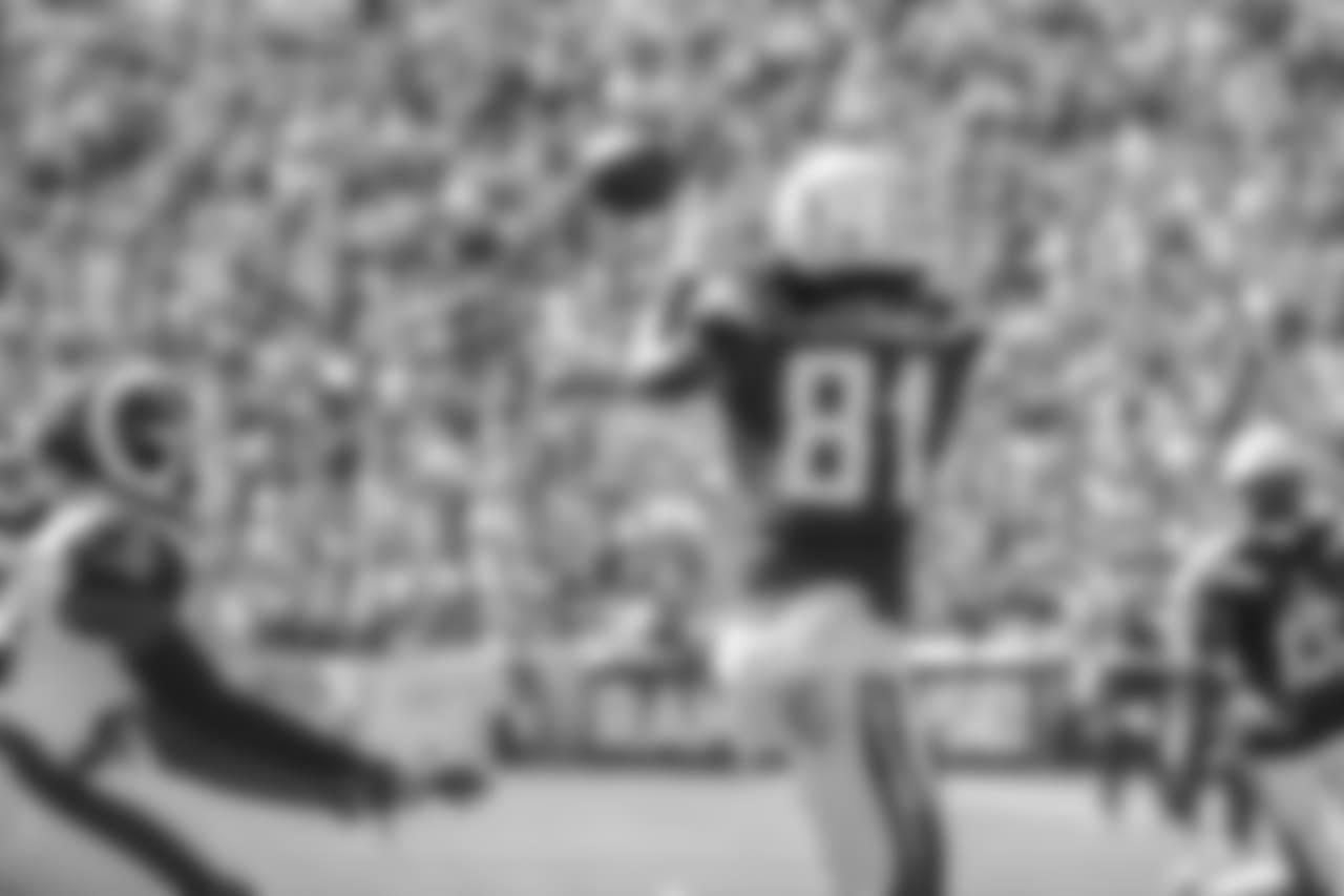 Mike Williams catches a pass from Philip Rivers for a touchdown during the Bolts' matchup against the LA Rams at the LA Memorial Coliseum.