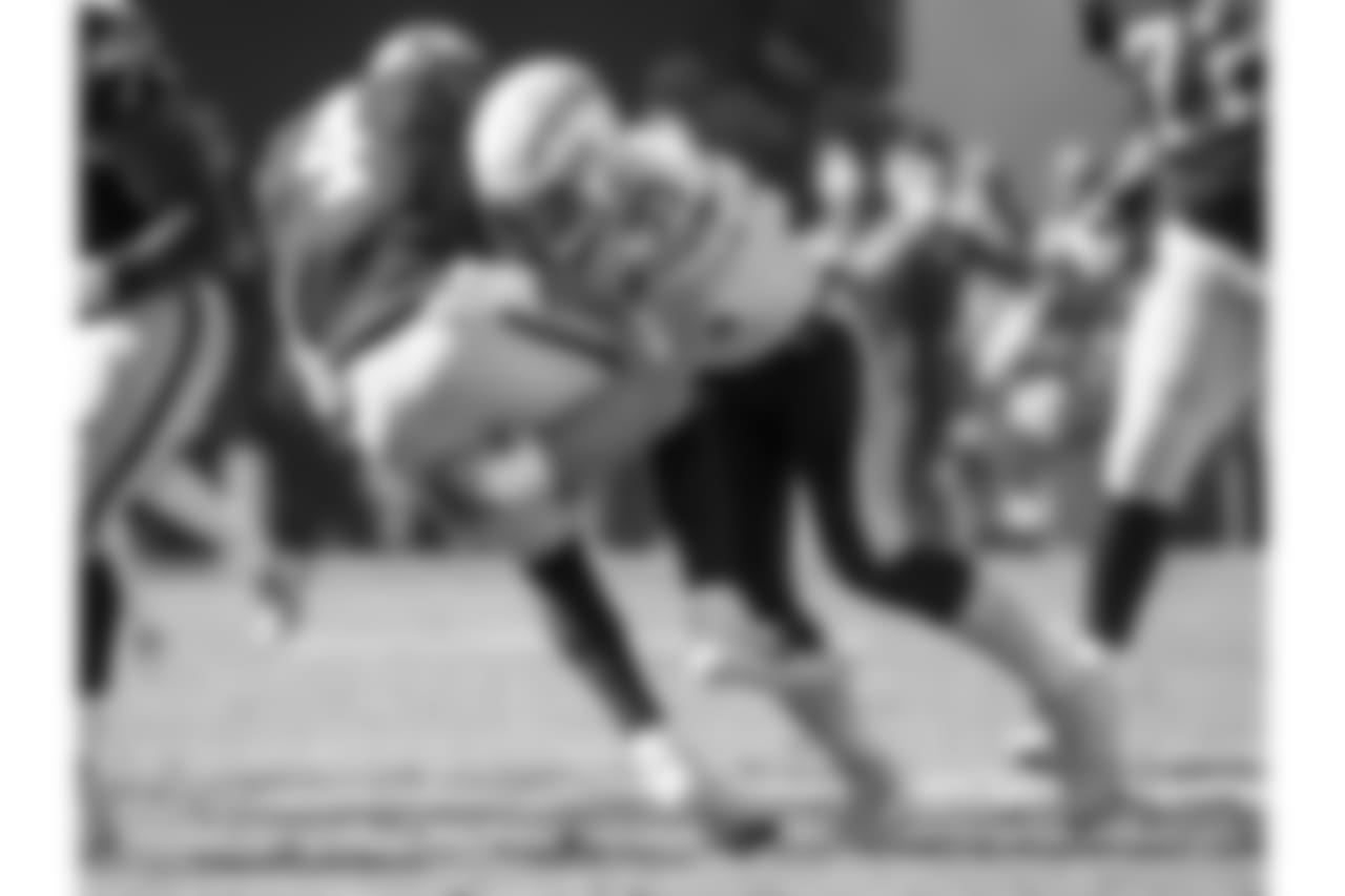Chargers lose 31-34 to the Oakland Raiders at O.co Coliseum.