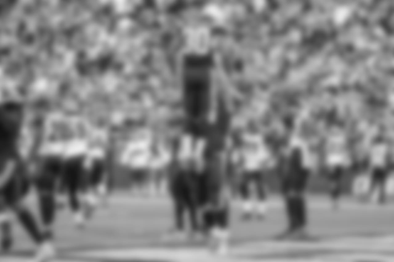 Austin Ekeler and Dan Feeney celebrate Ekeler's touchdown during the Week 14 matchup against the Cincinnati Bengals at ROKiT Field at StubHub Center.